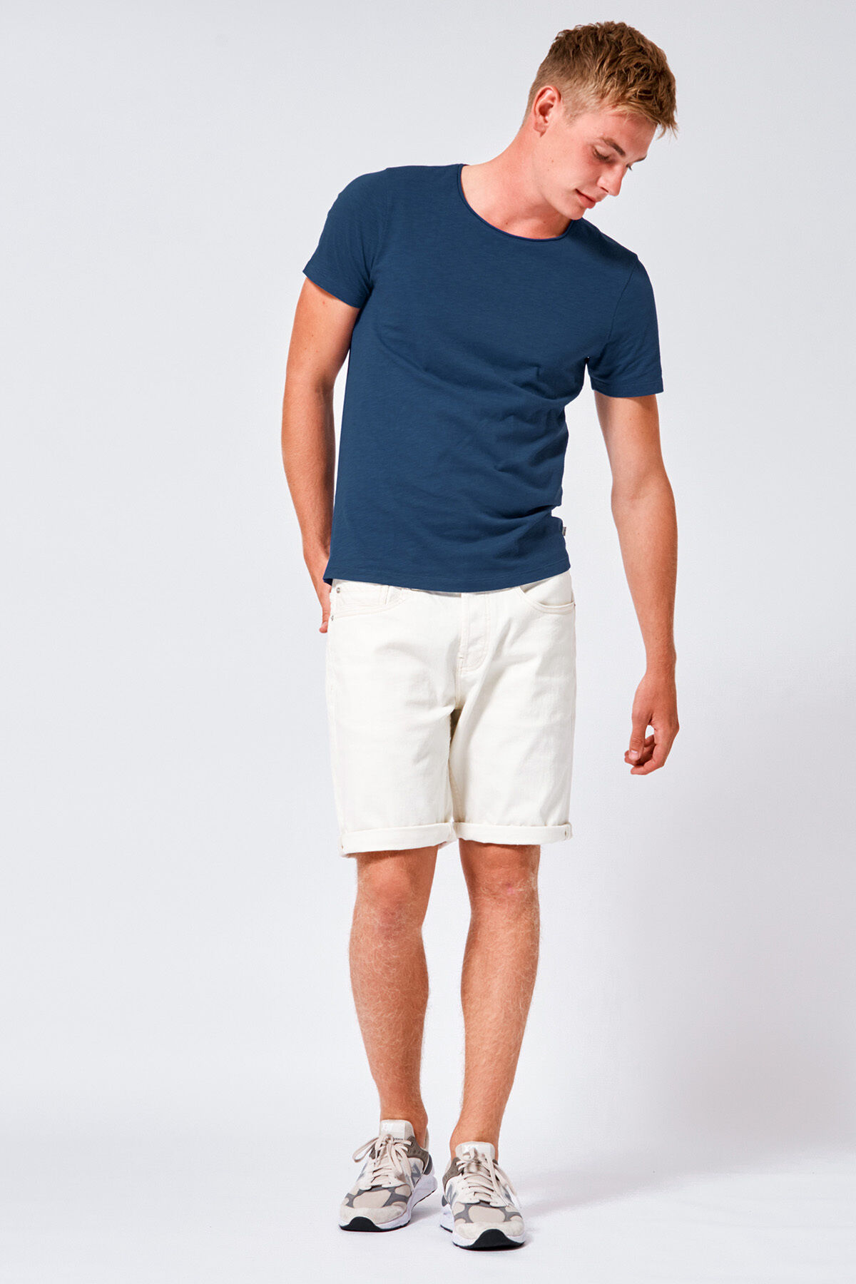 T-shirt Took image number 1