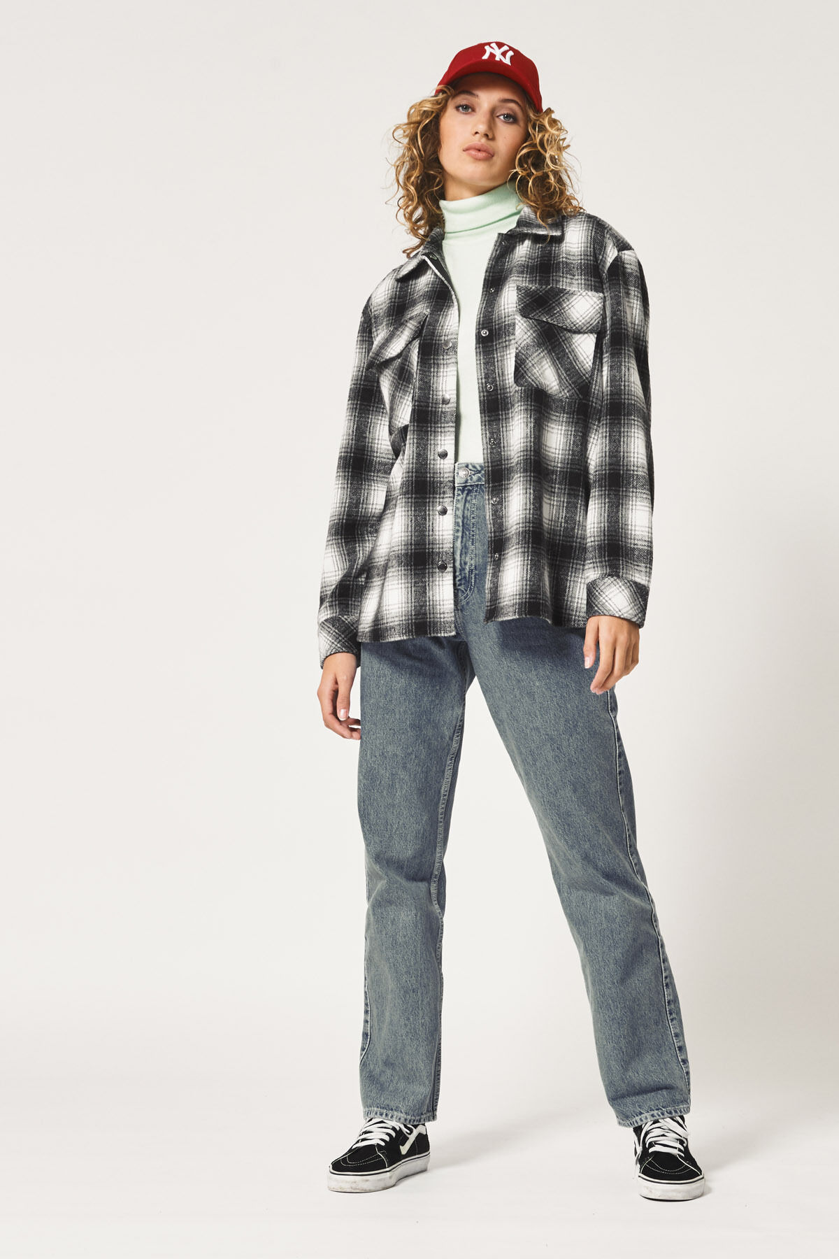 Jas Julie image number 1