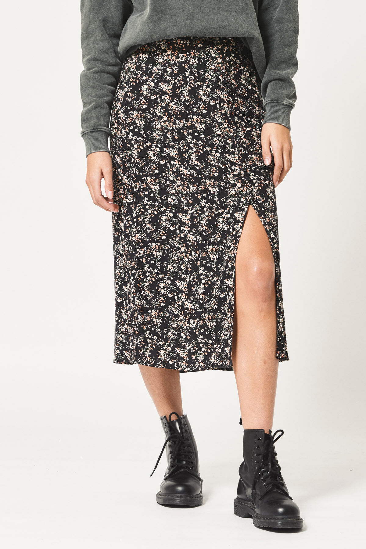 Skirt Rise image number 1