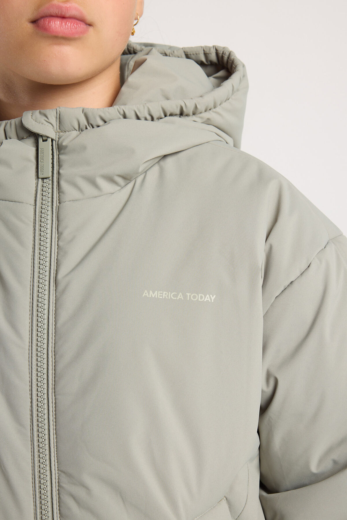 Jillian JR image number 3