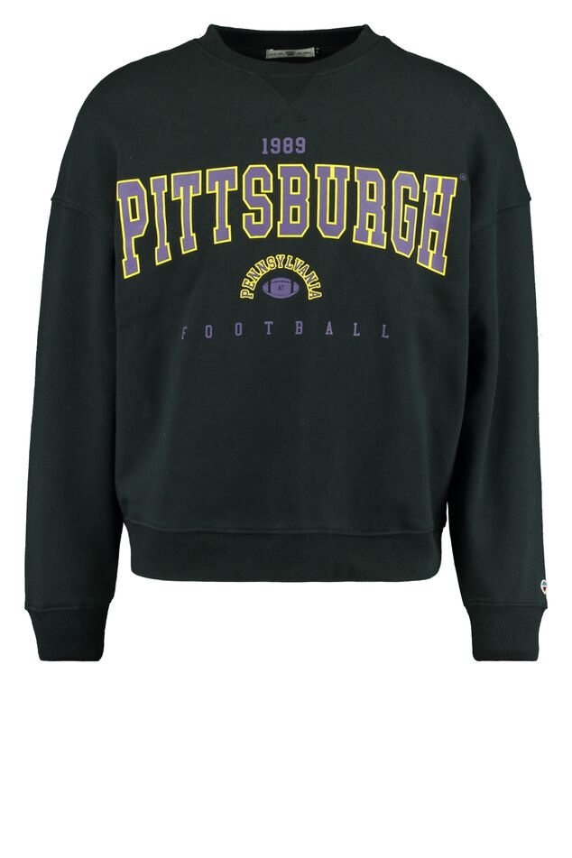 Sweater Sue image number 4