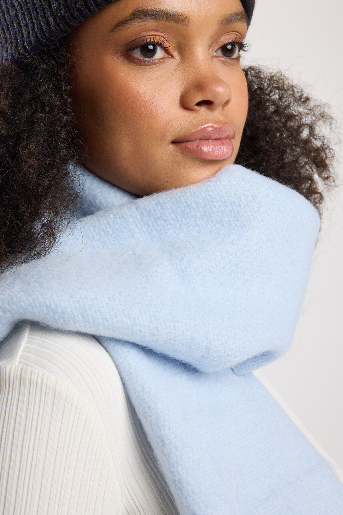 Scarf april image number 0