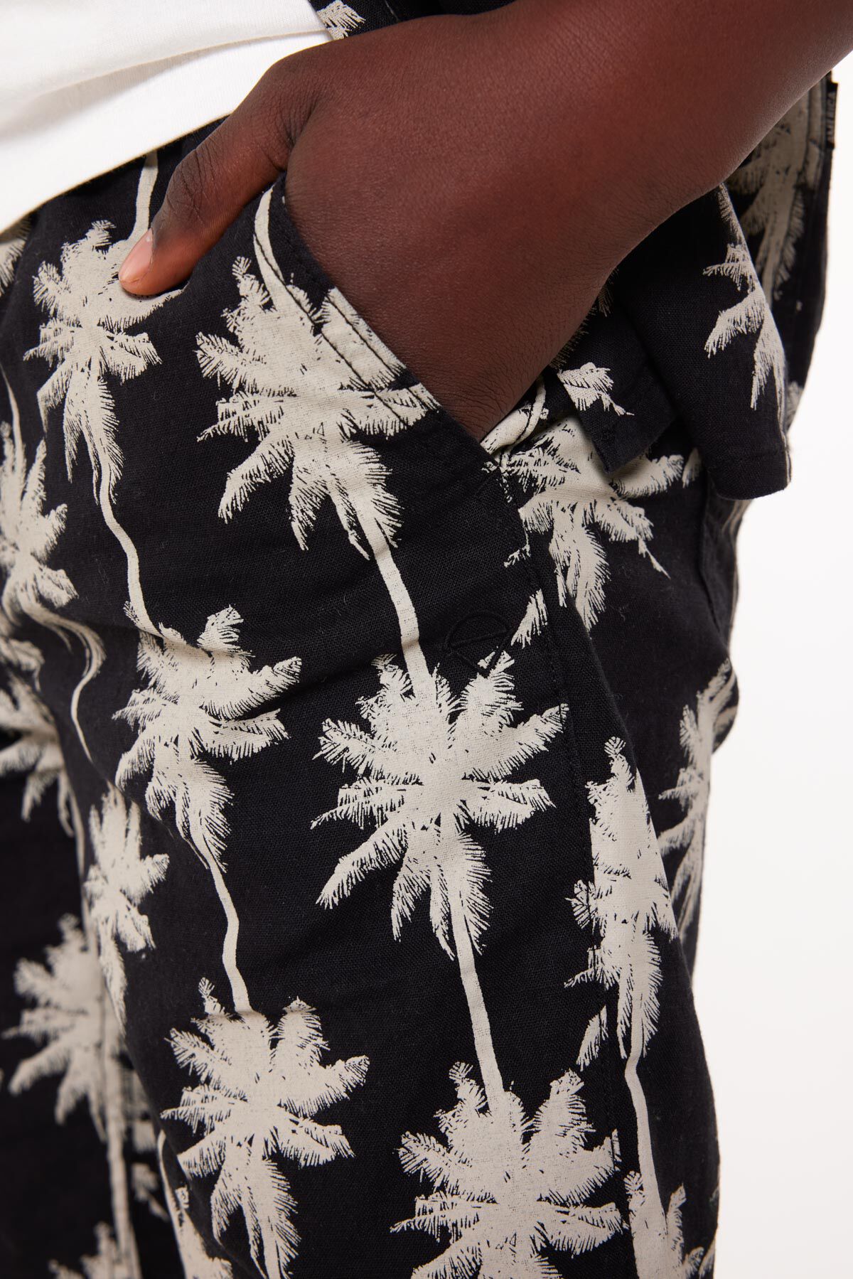 Short Nino JR image number 3