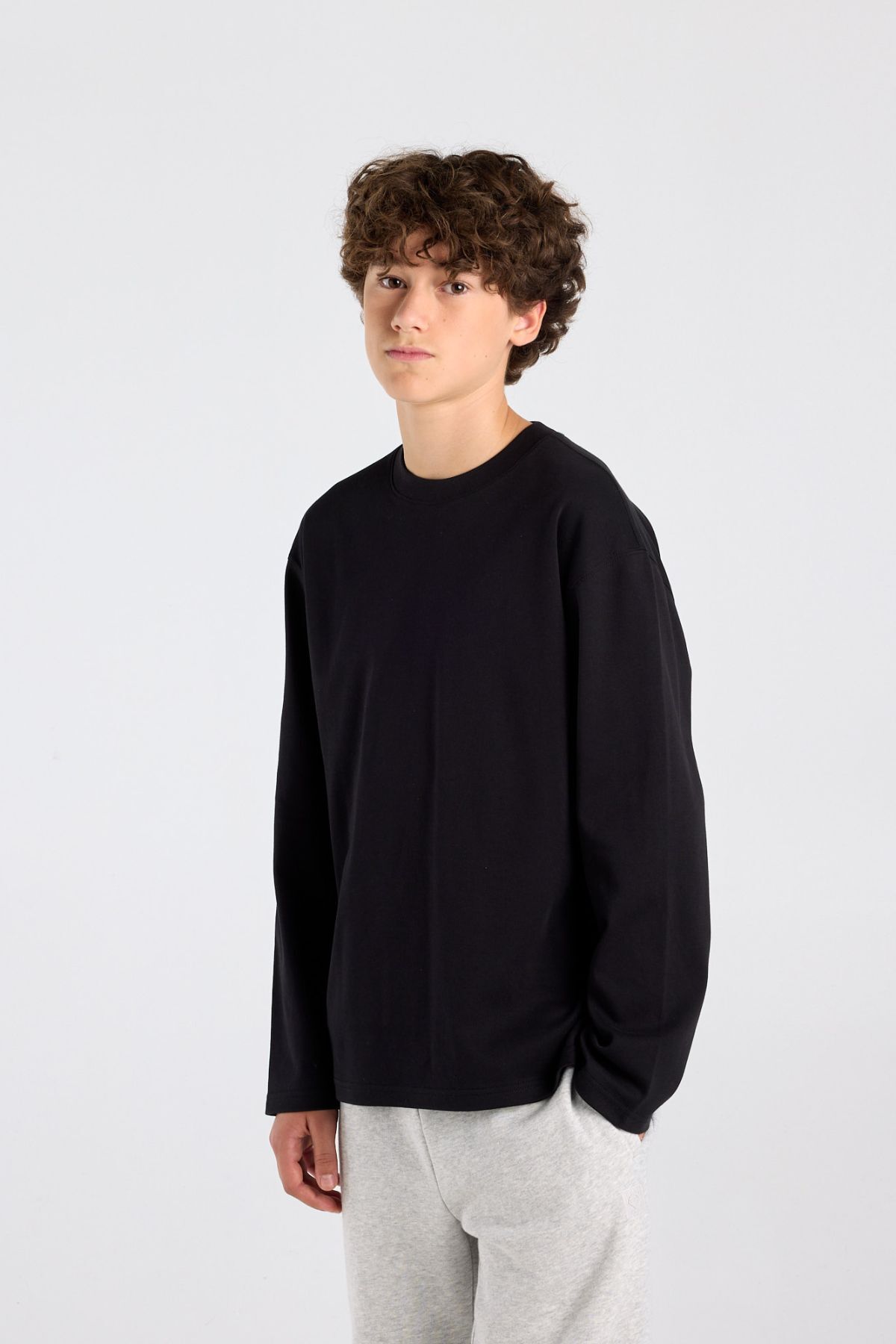 Larz Jr image number 0