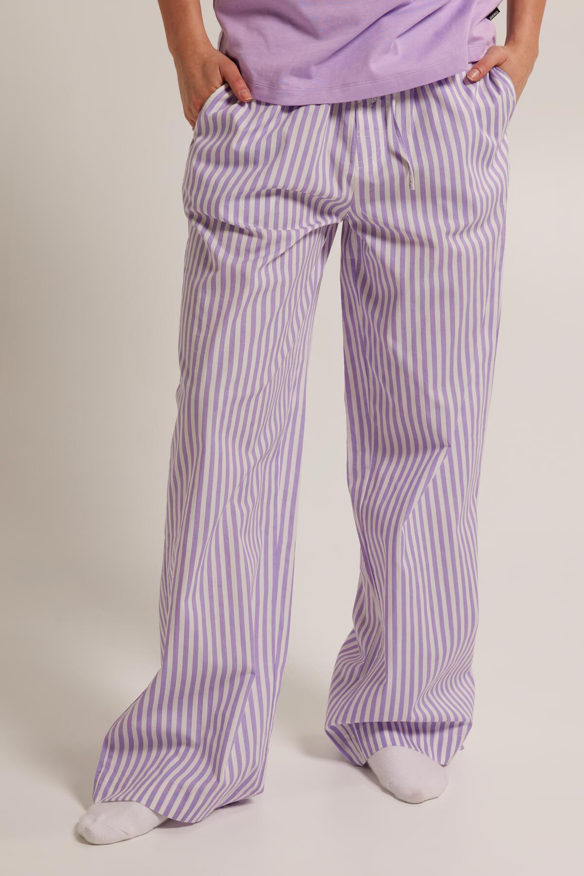 Loungepants Loan image number 1