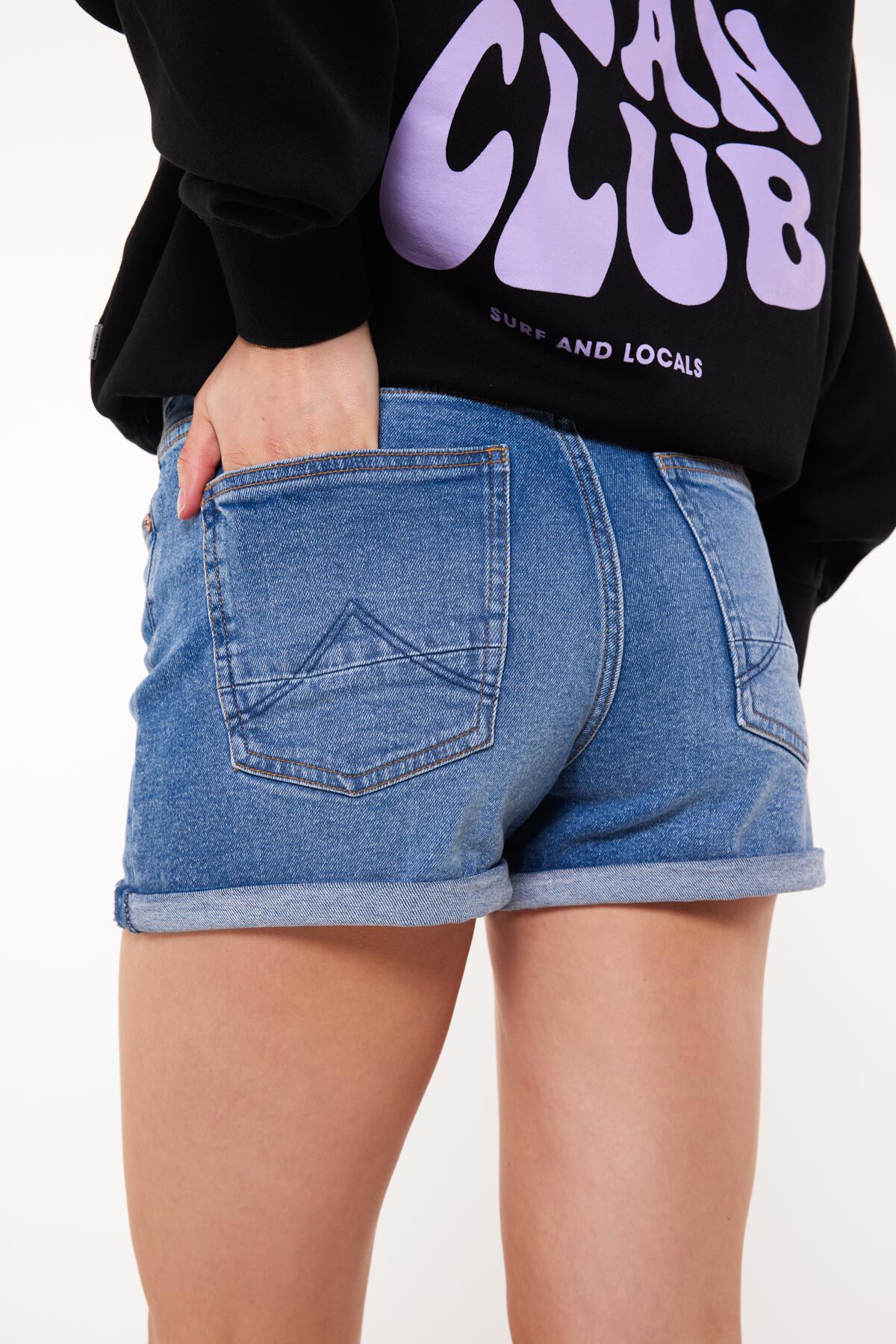 Short Lucy image number 3