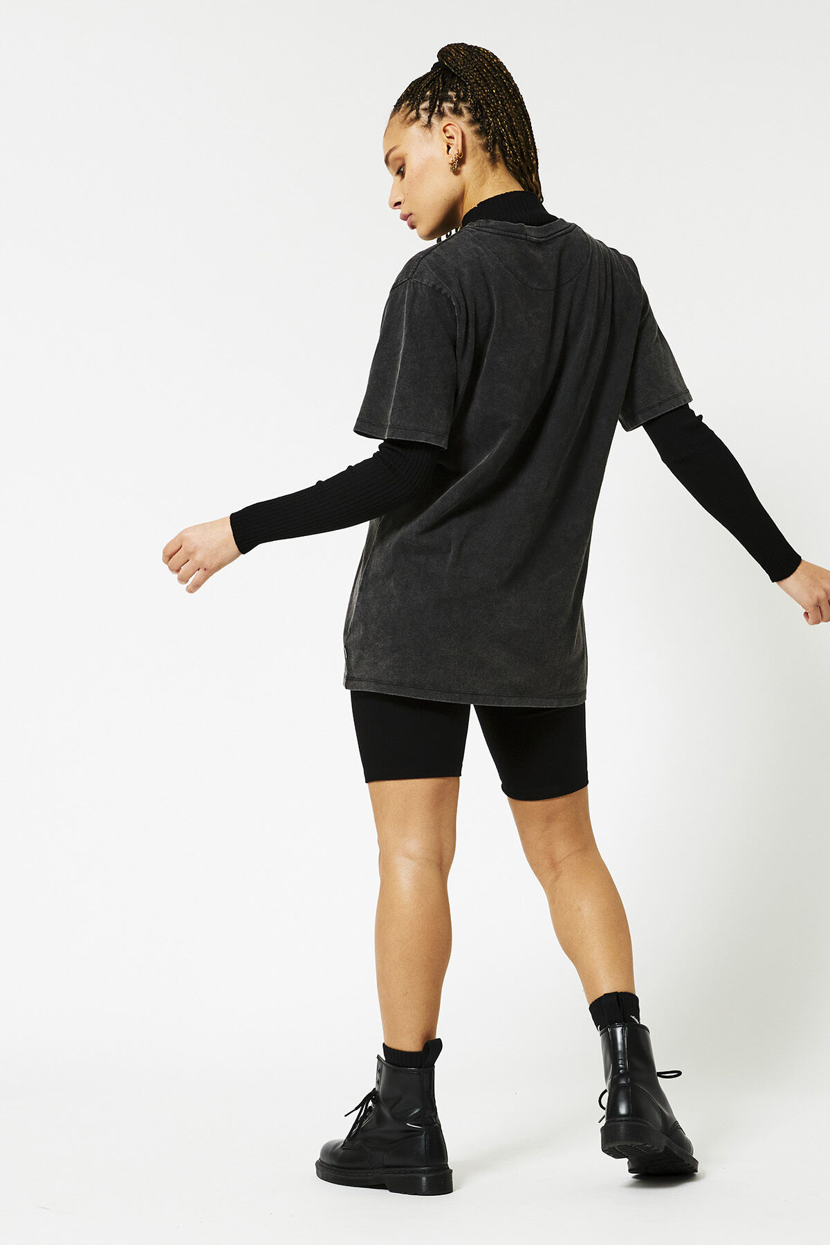 Short Naia image number 2