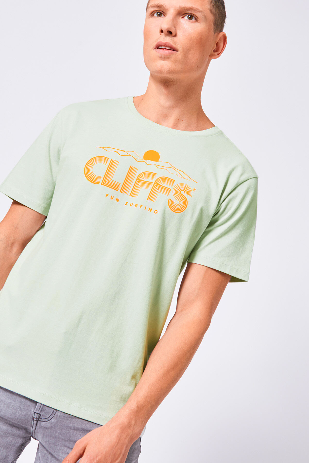 Eon Cliffs image number 0