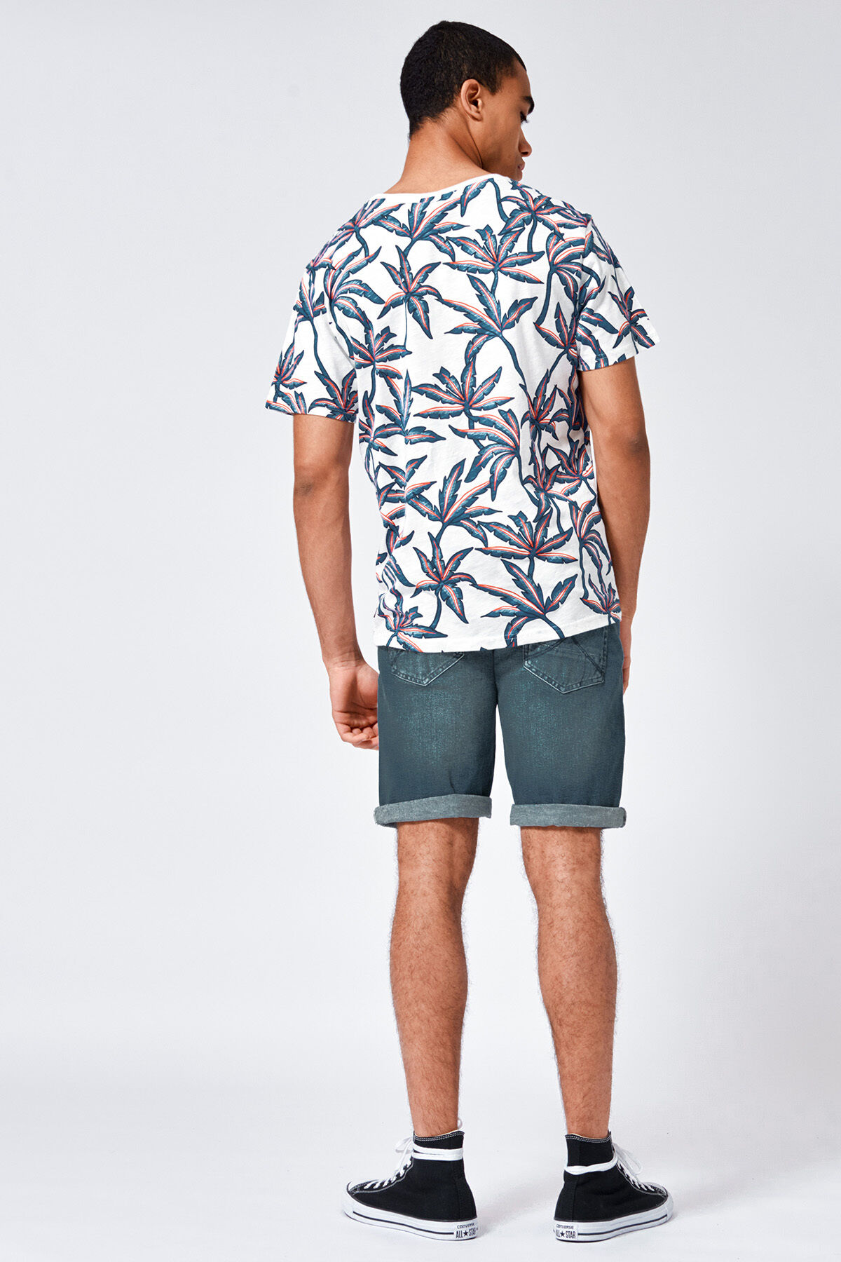 T-shirt Elgin flowers image number 2