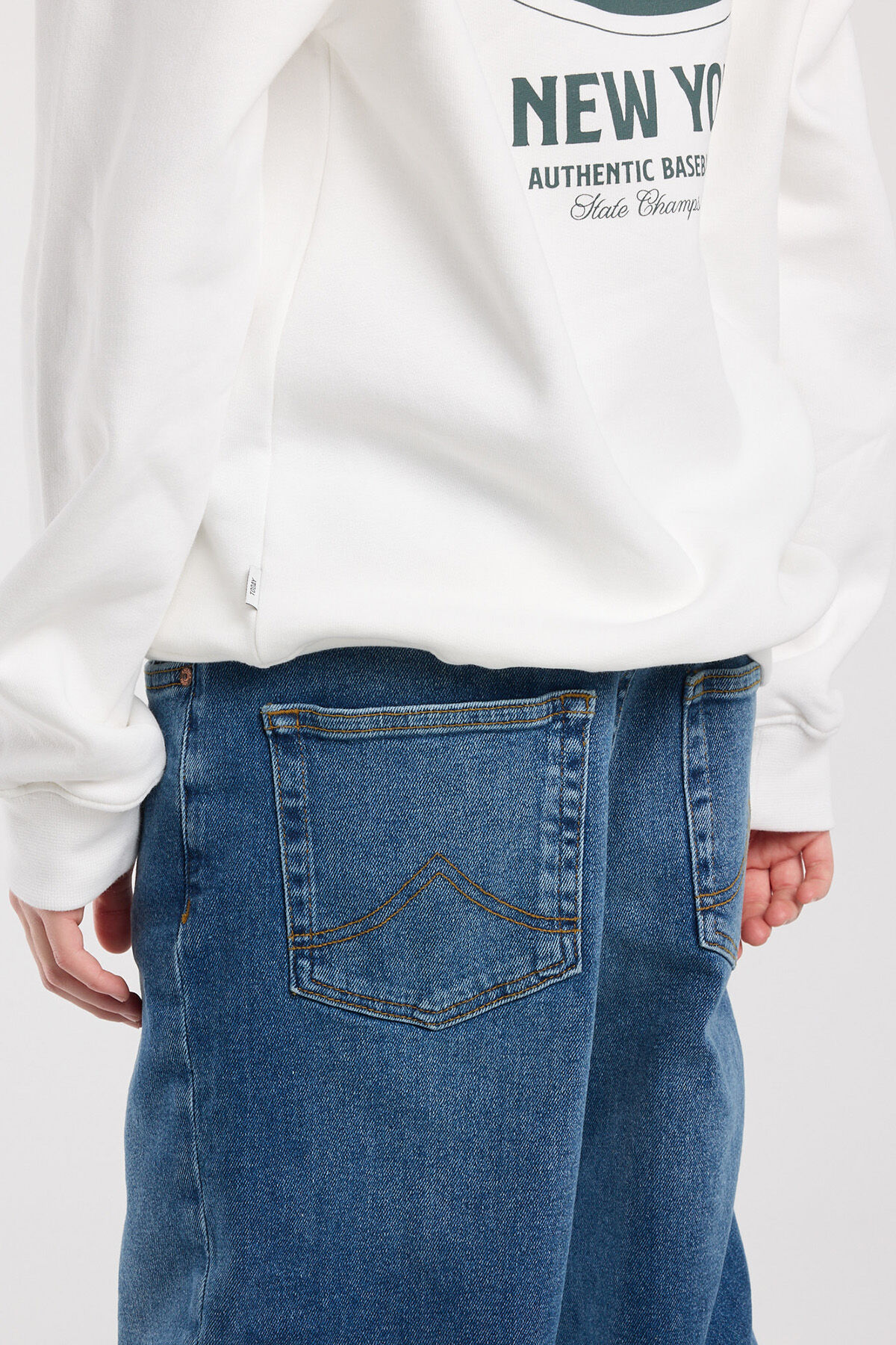 Dallas Jr image number 3