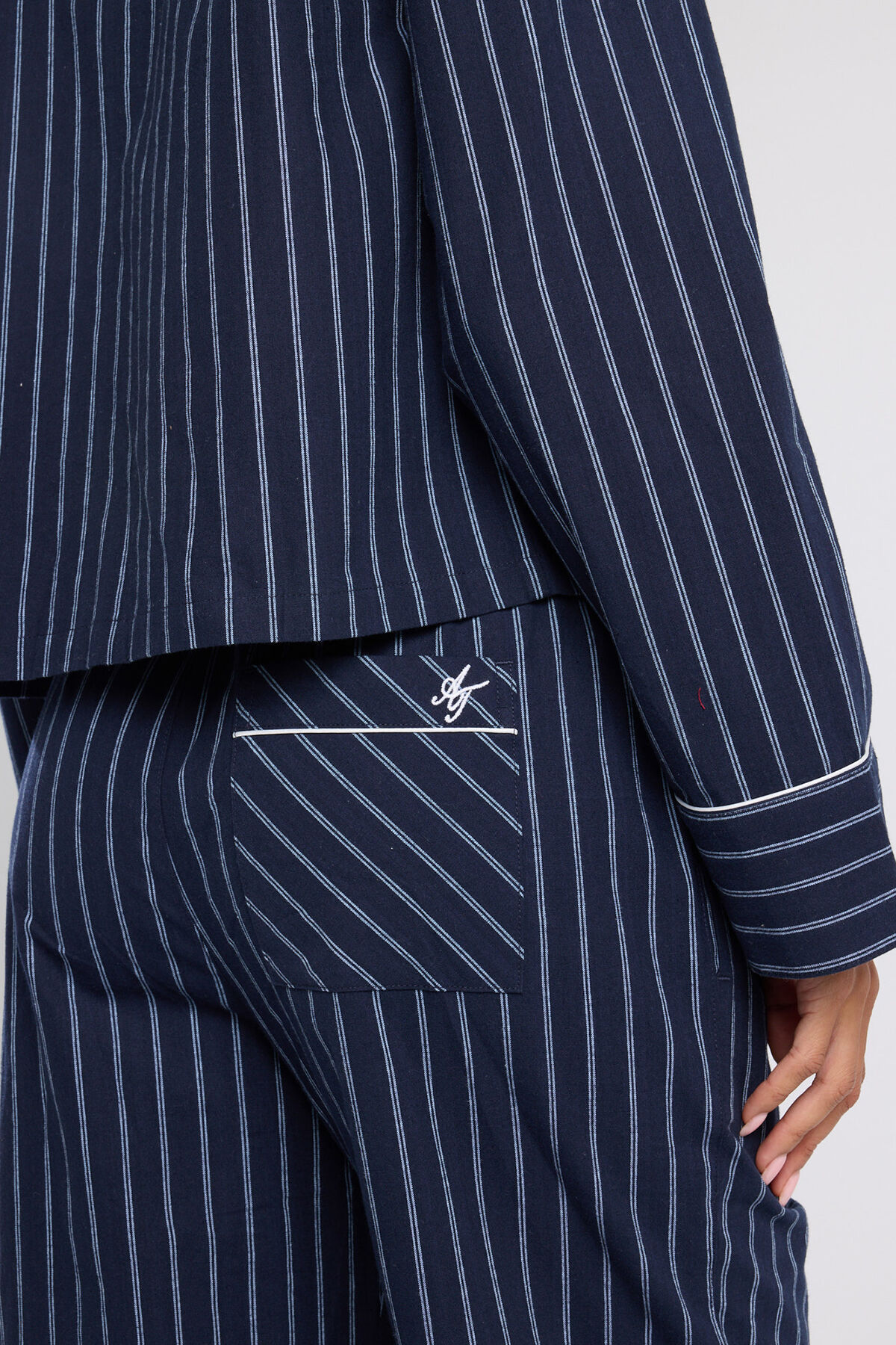 Mandy image number 3