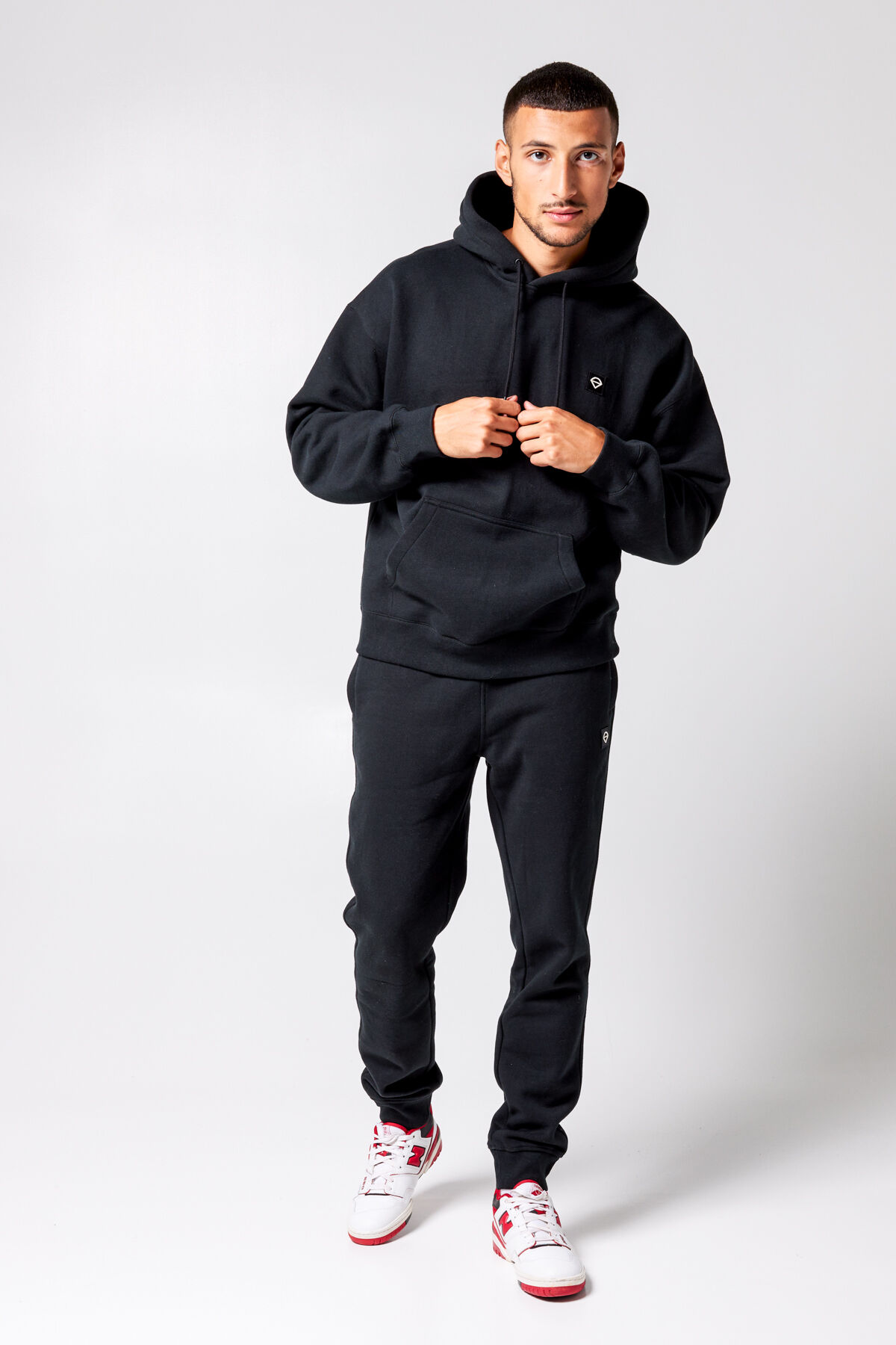 Jogging pants Crow image number 1