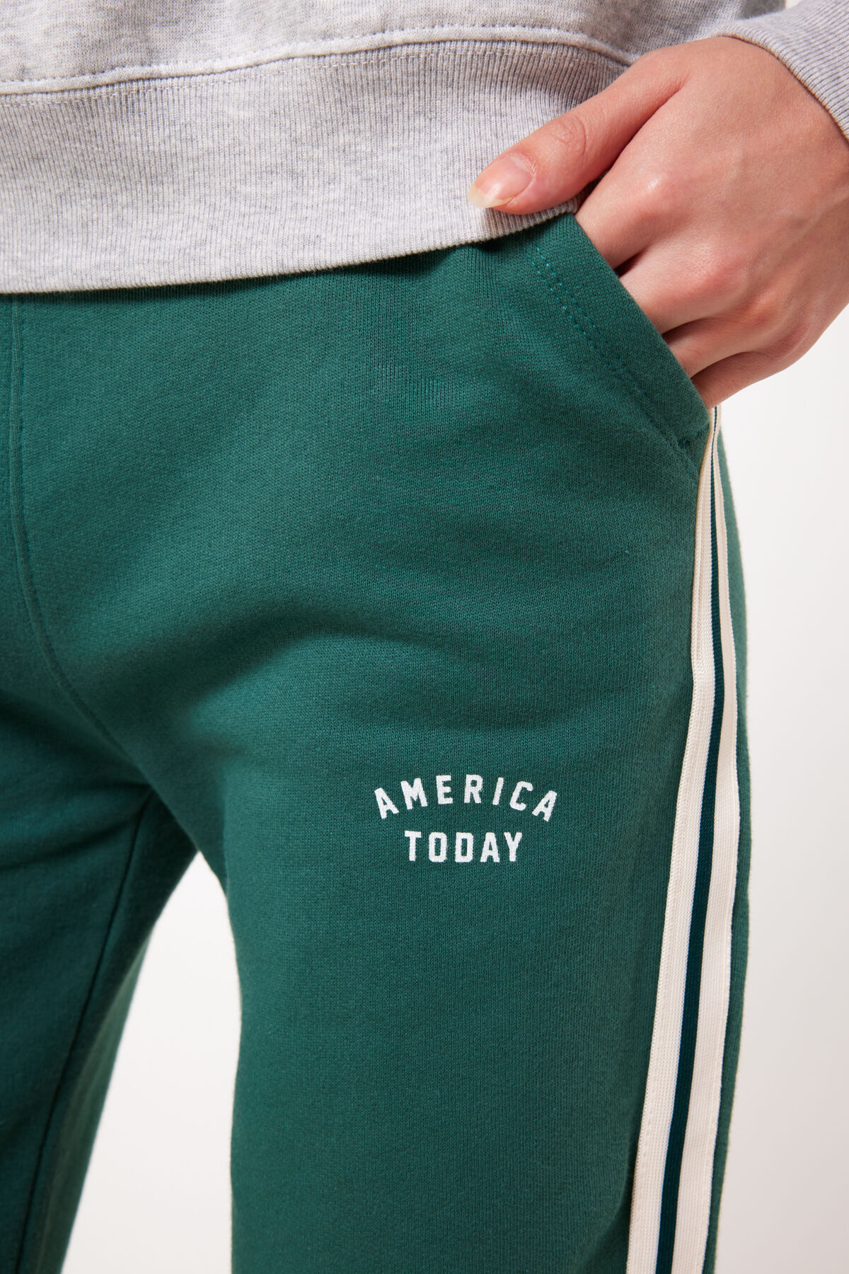 Pantalon de jogging Celina image number 3