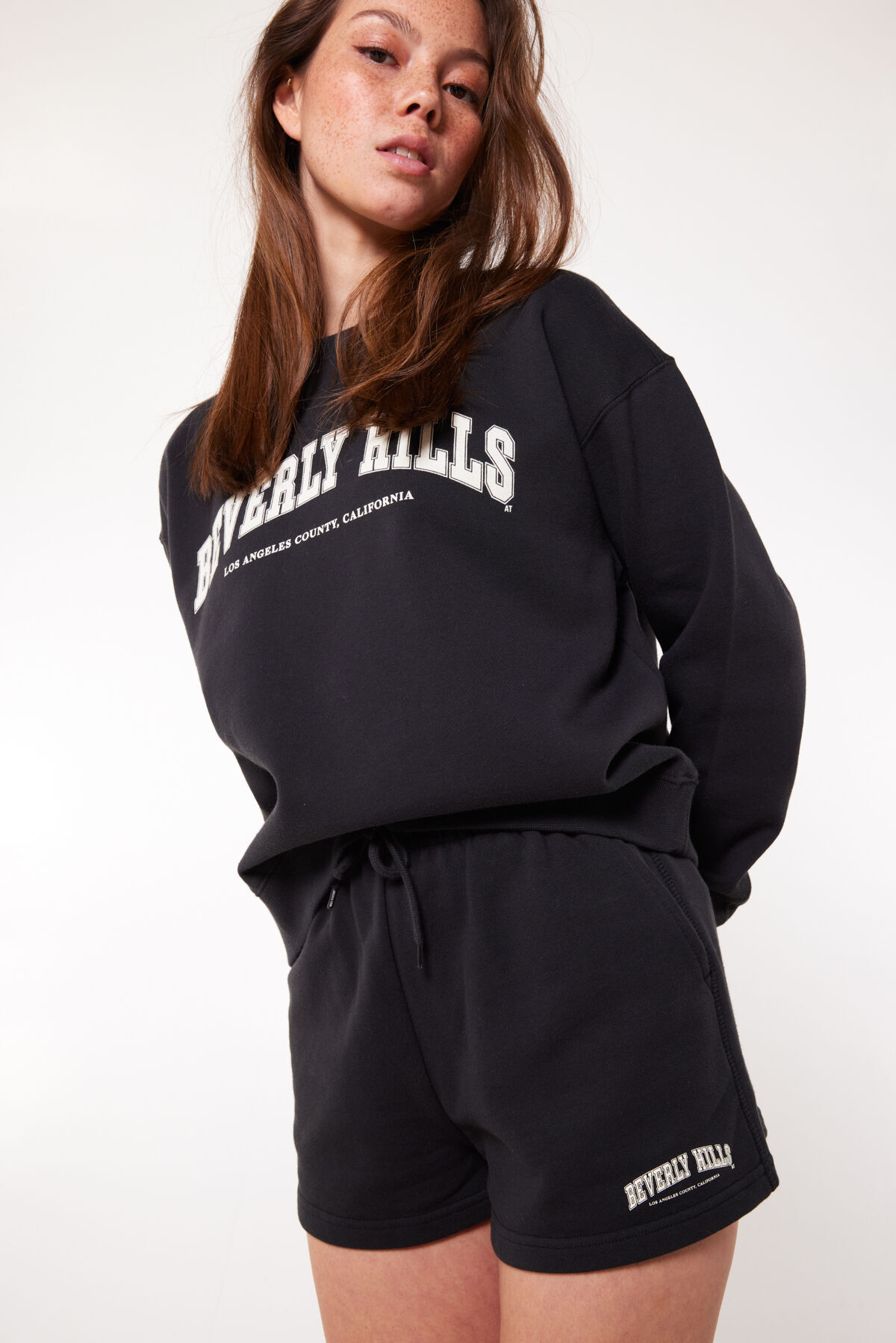 Short Nea image number 0