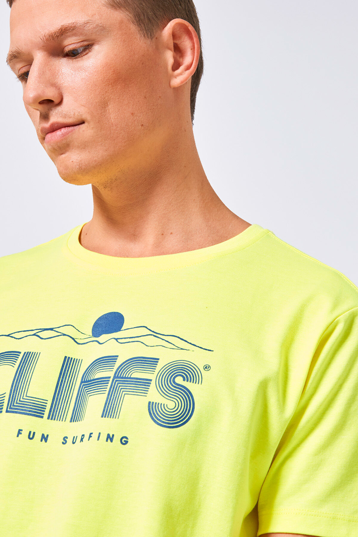 Eon Cliffs image number 1