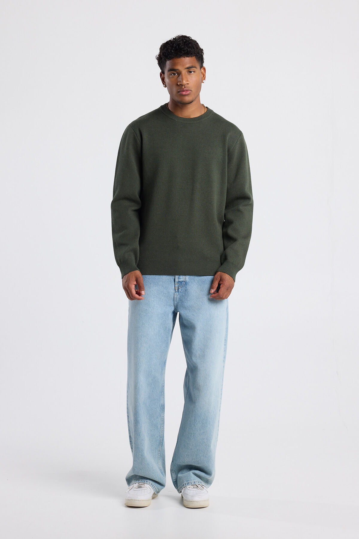 Konrad Crew image number 1