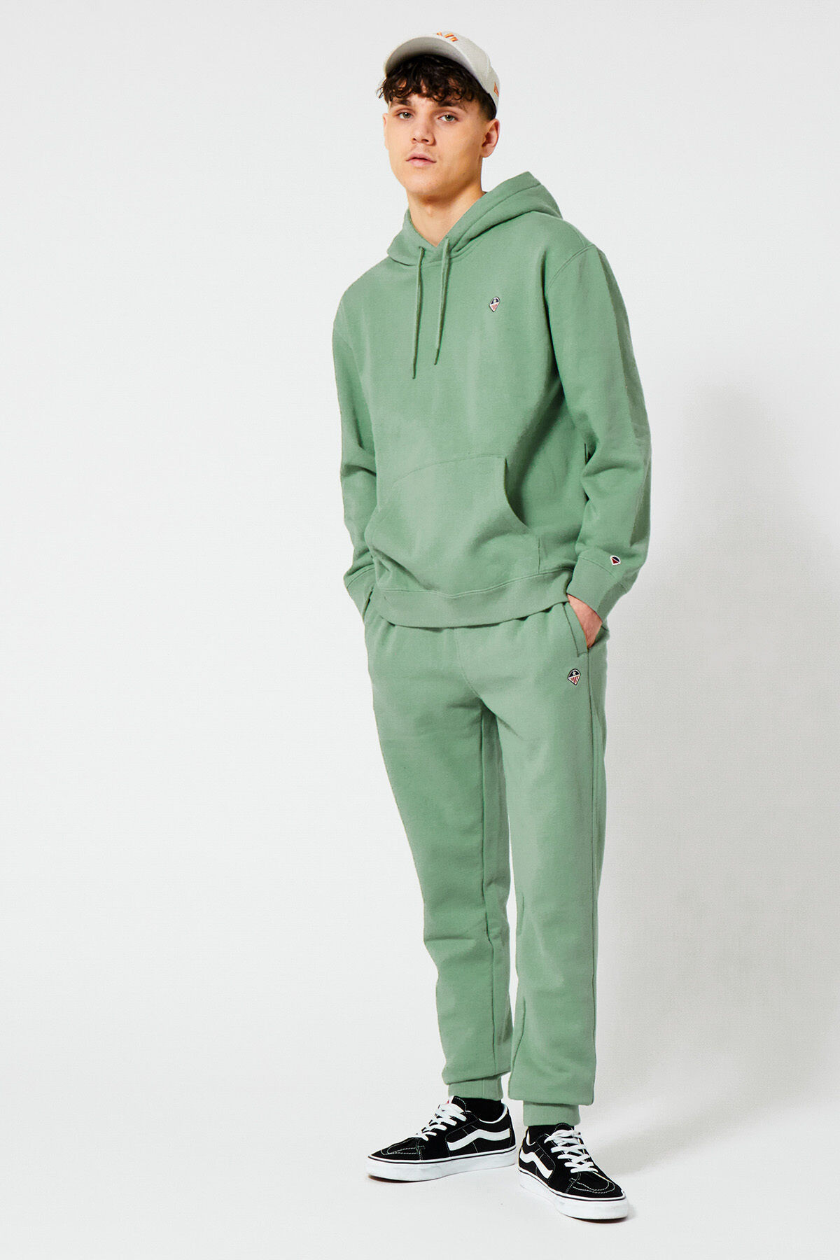 Carson image number 0