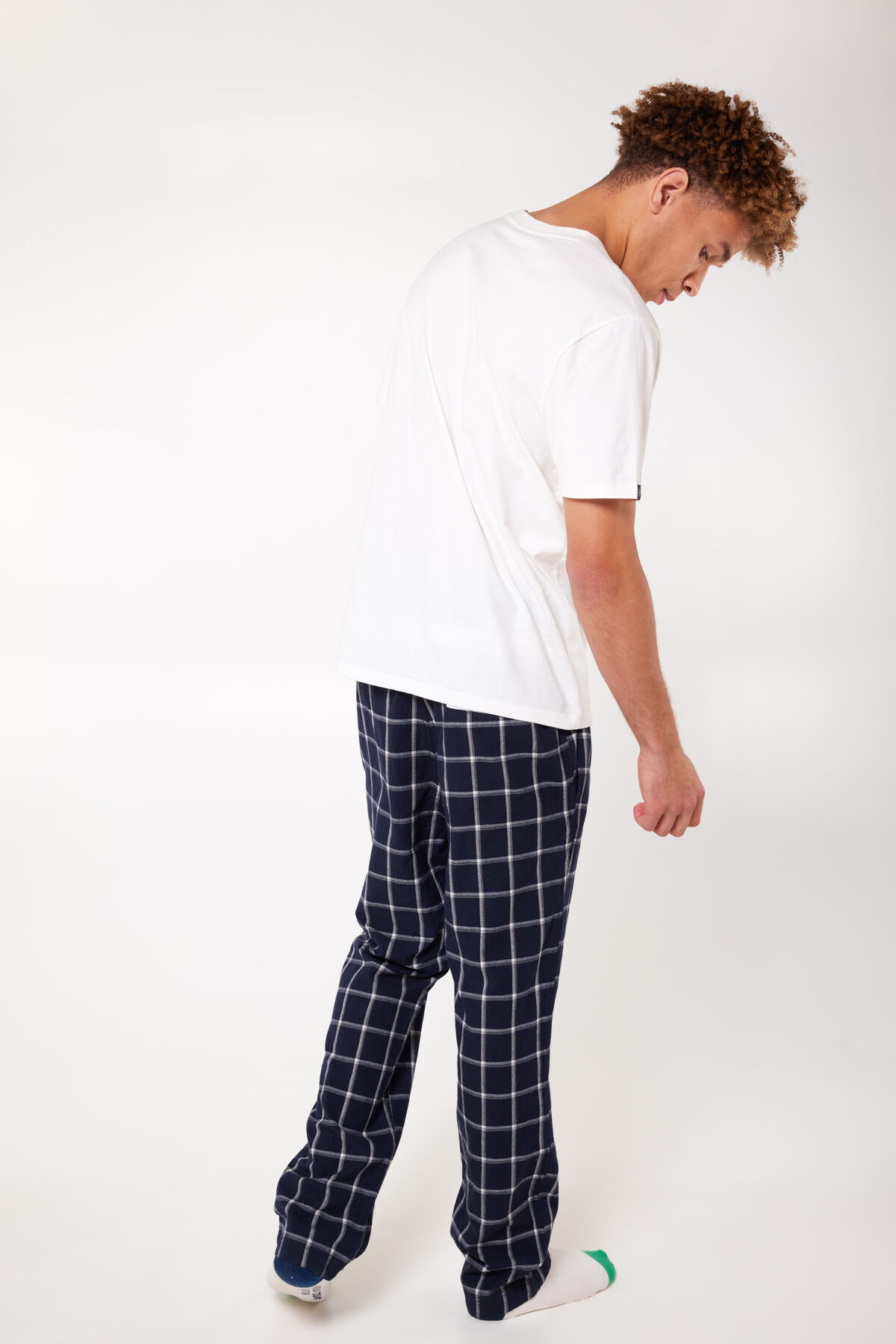 Loungepants Lake image number 2