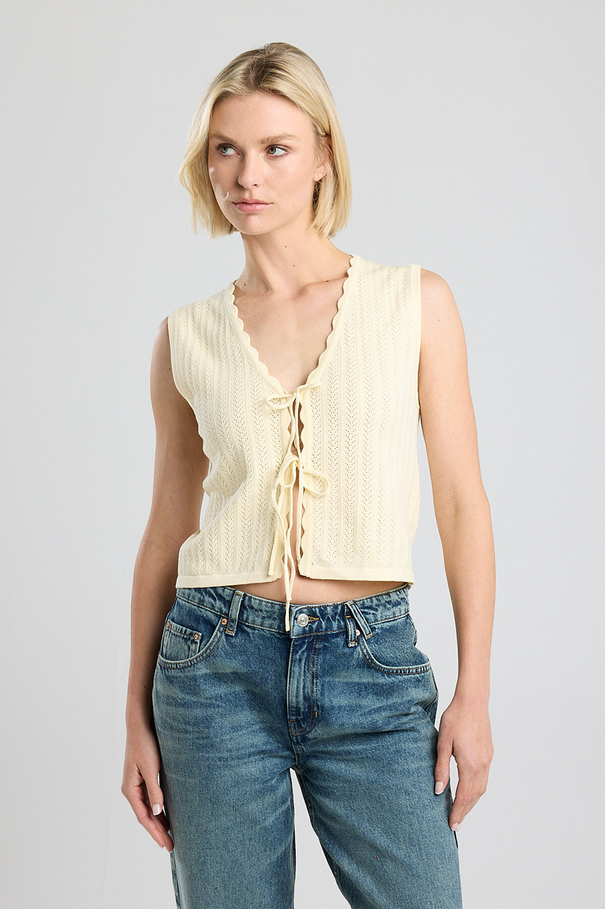 Gweny image number 0