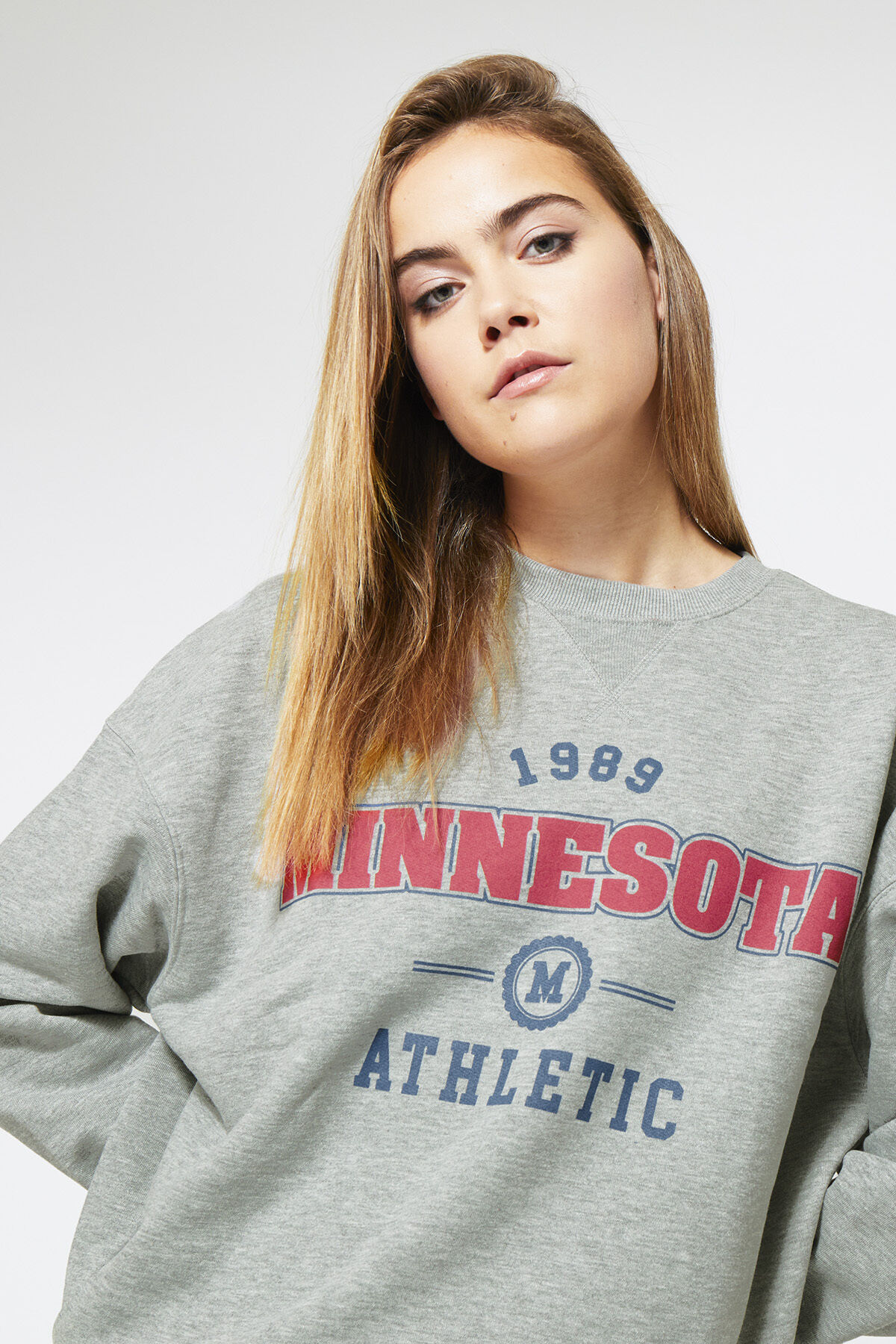 Sweater Sue image number 3