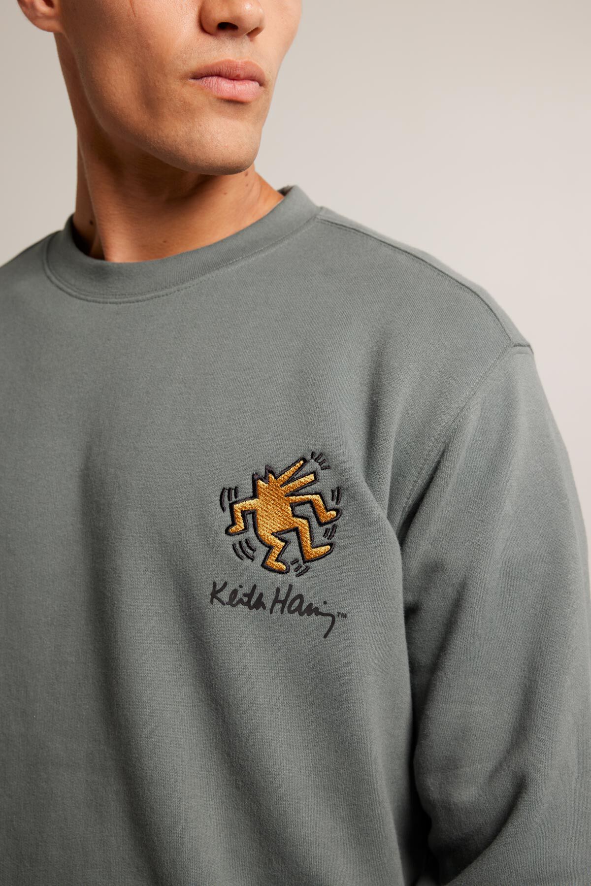 Sweat Sly crew image number 3