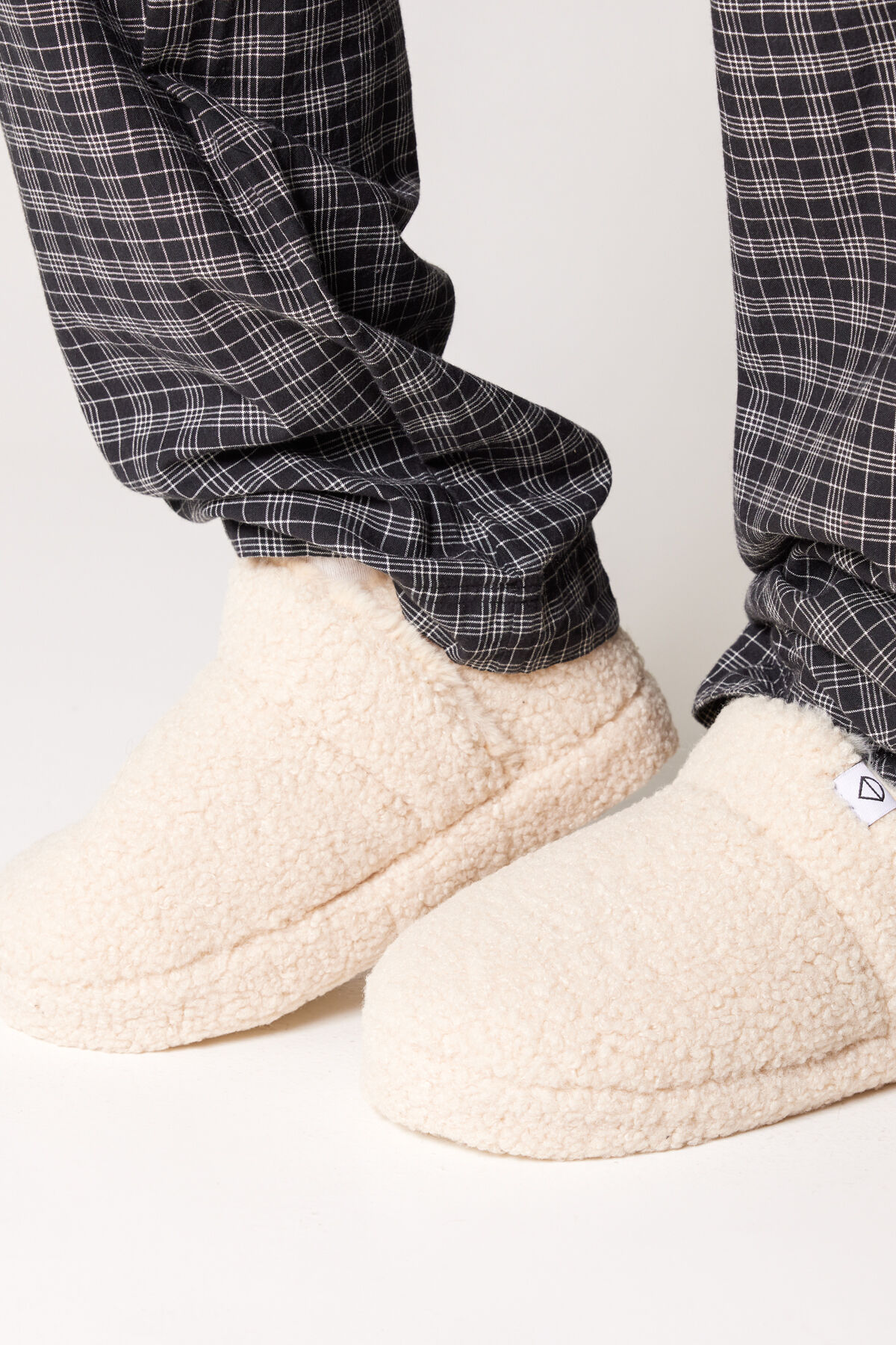 Chaussons en maille Adriana image number 0