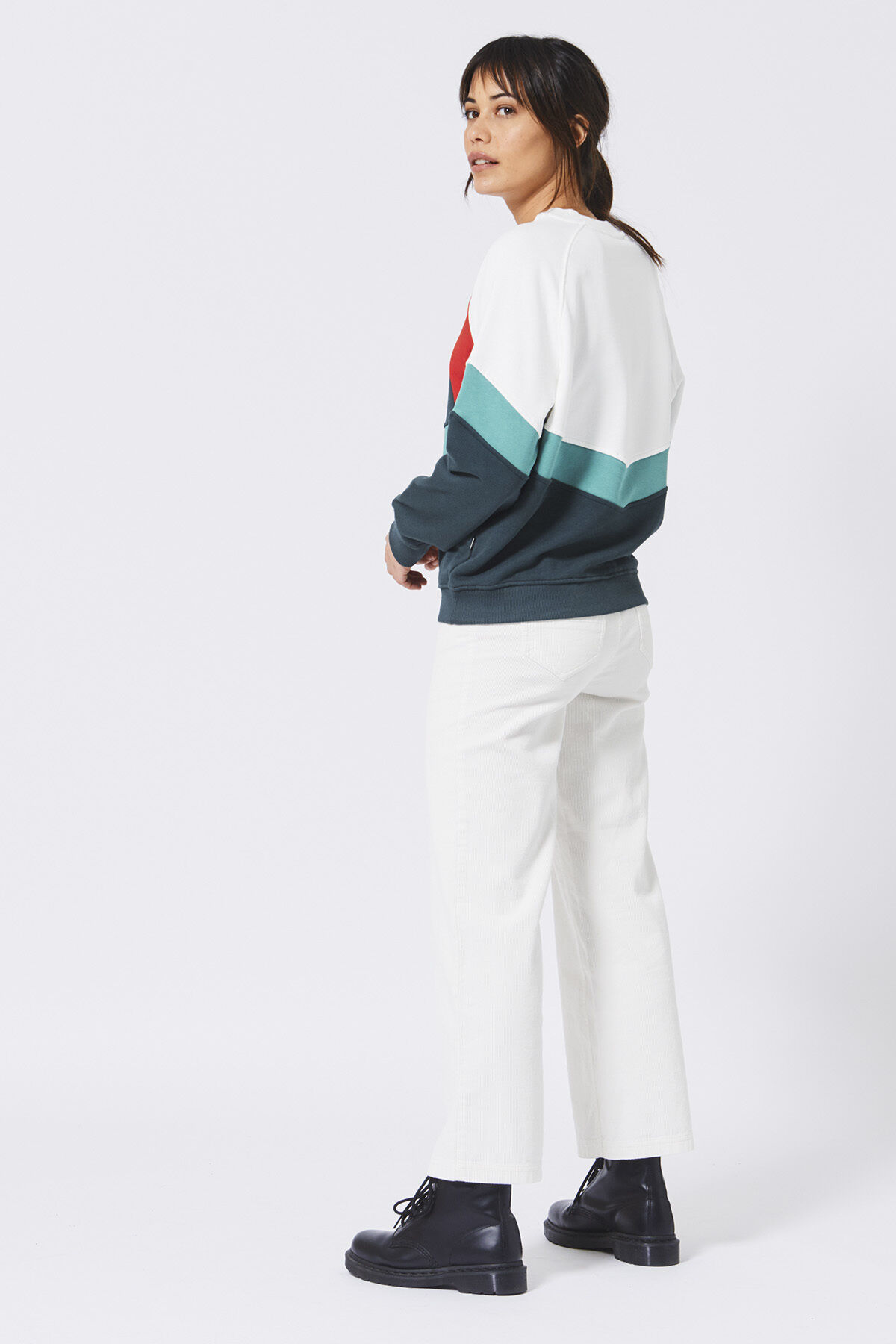 Sweat Sandra image number 2