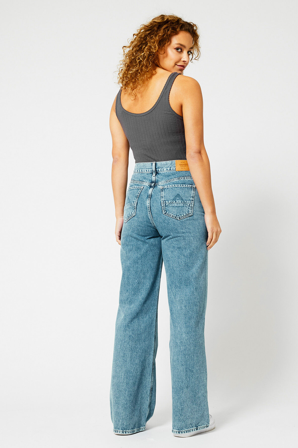 Singlet Gaby image number 2