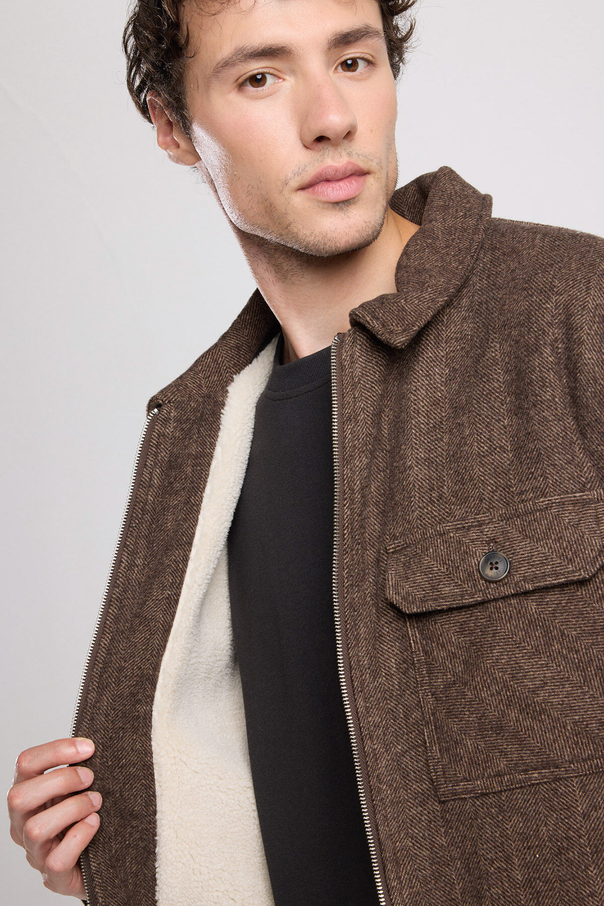 Braxton image number 3