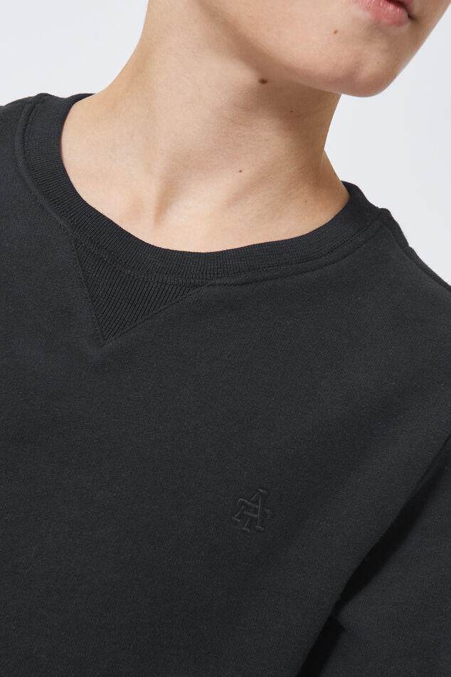 Sweater Steward Jr. image number 3