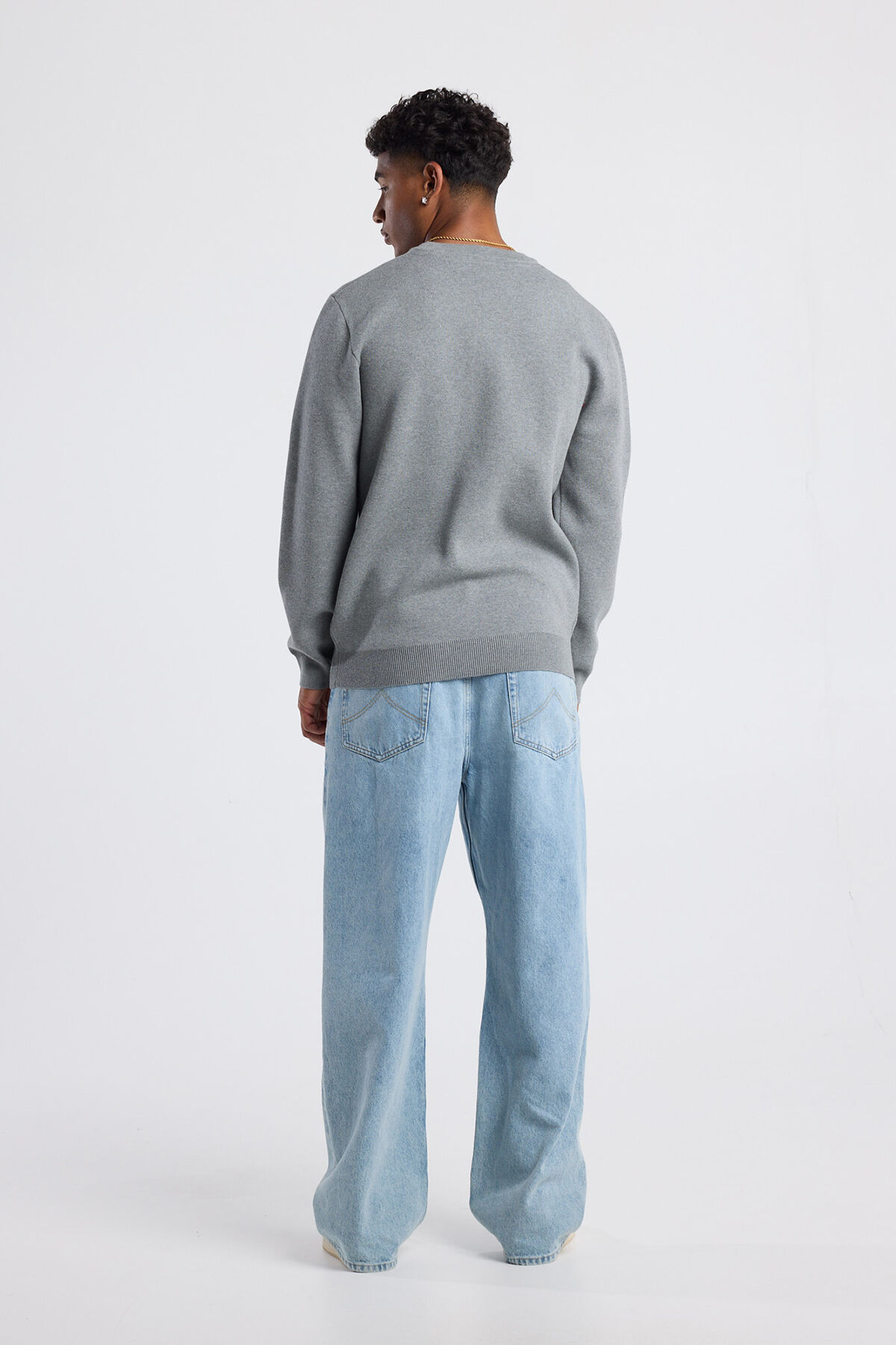 Konrad Crew image number 2