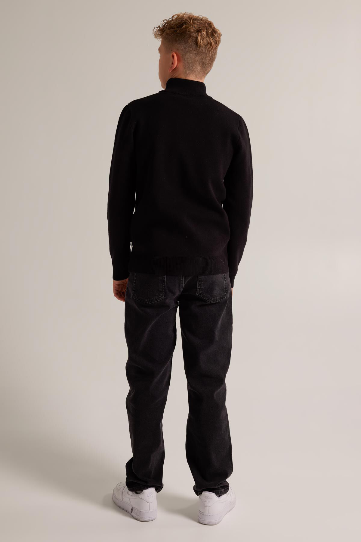 Pull Konrad JR image number 2