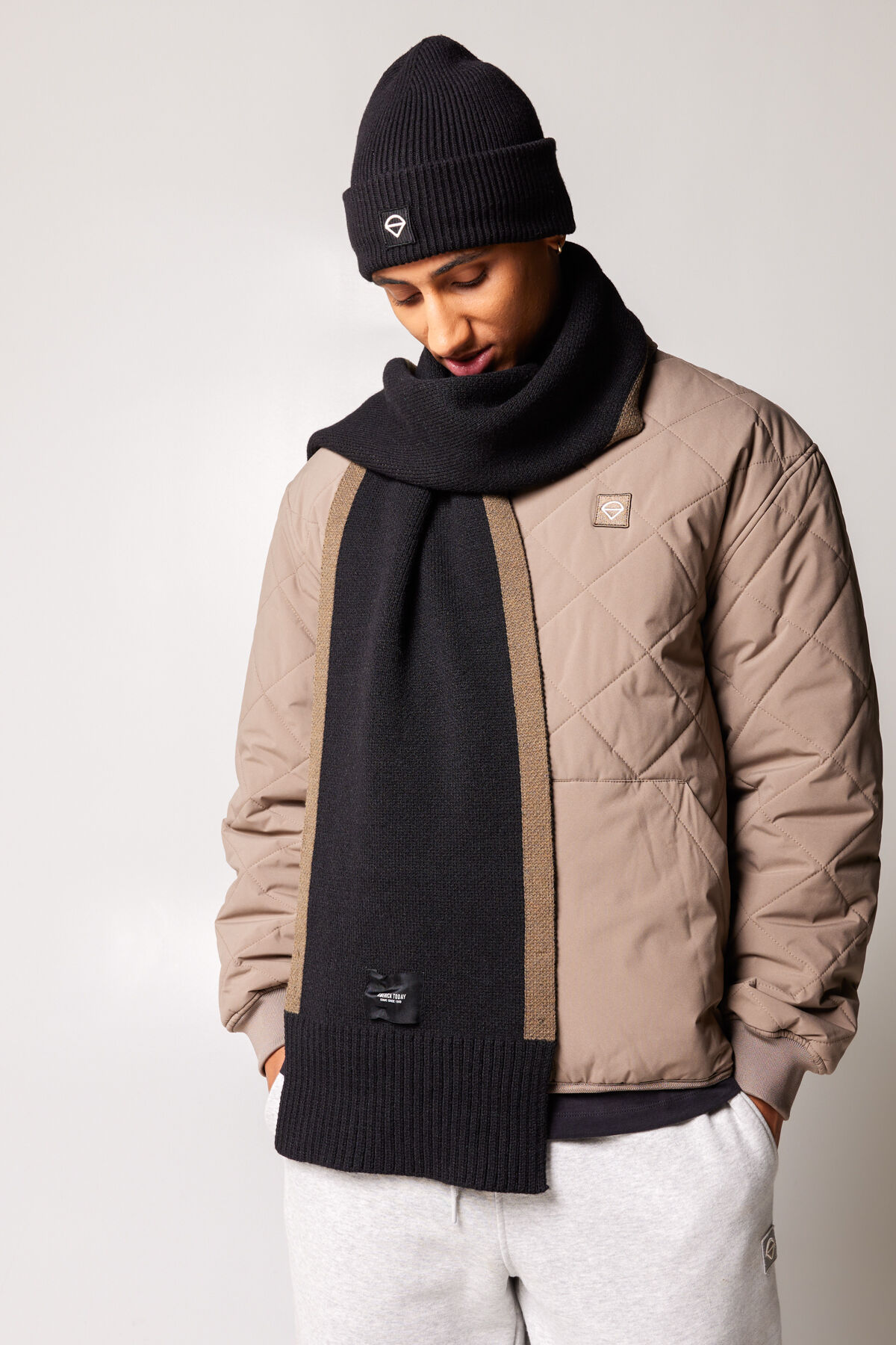 Scarf Alvin image number 0