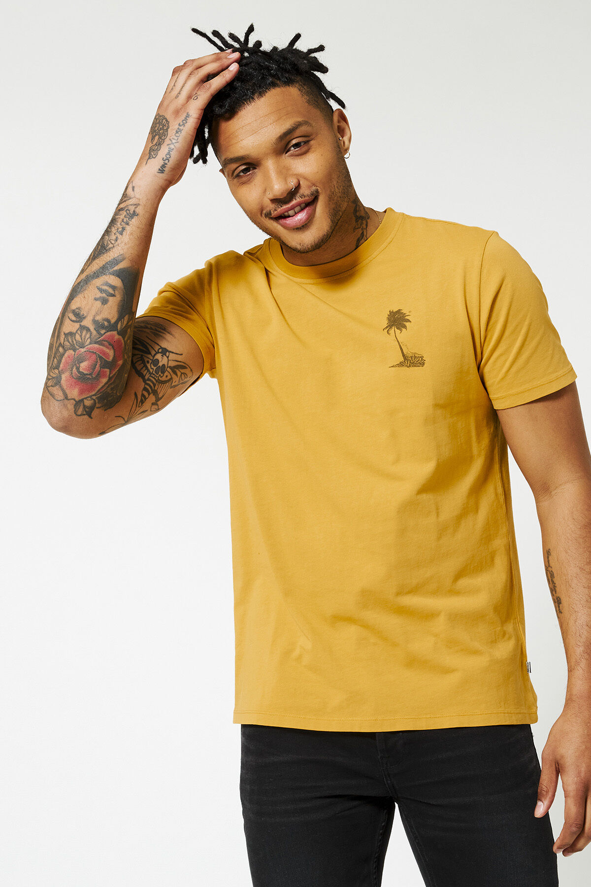 Elias Chest image number 0