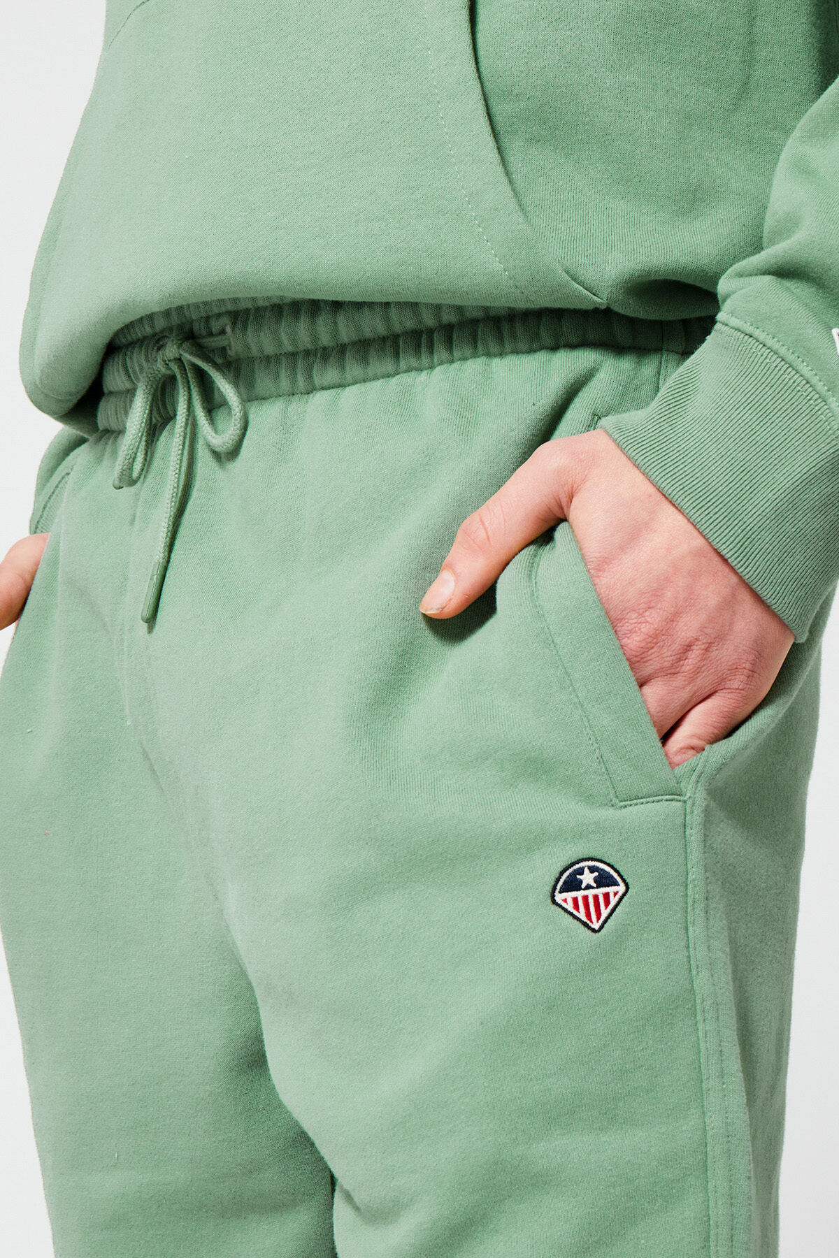 Carson image number 3