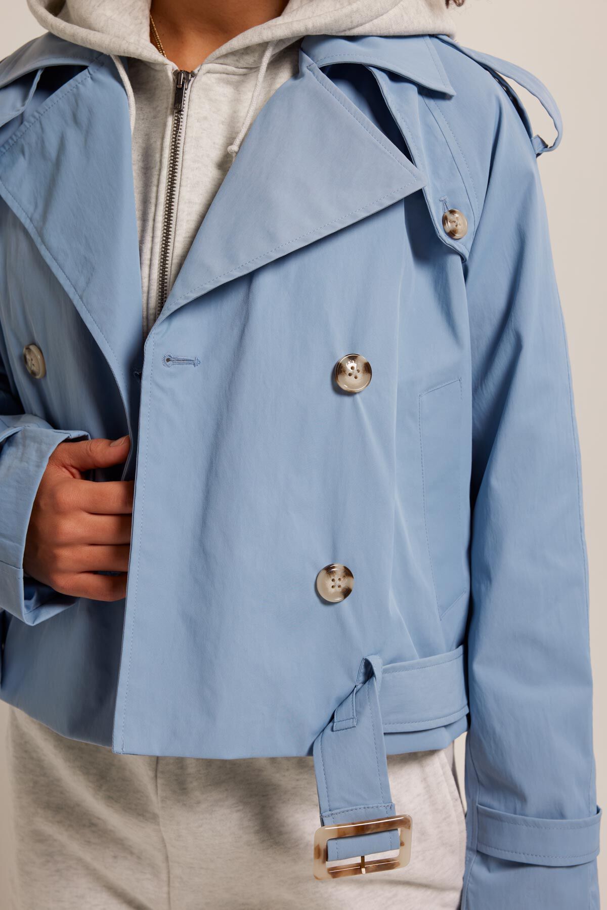 Trench-coat Jimmy image number 3