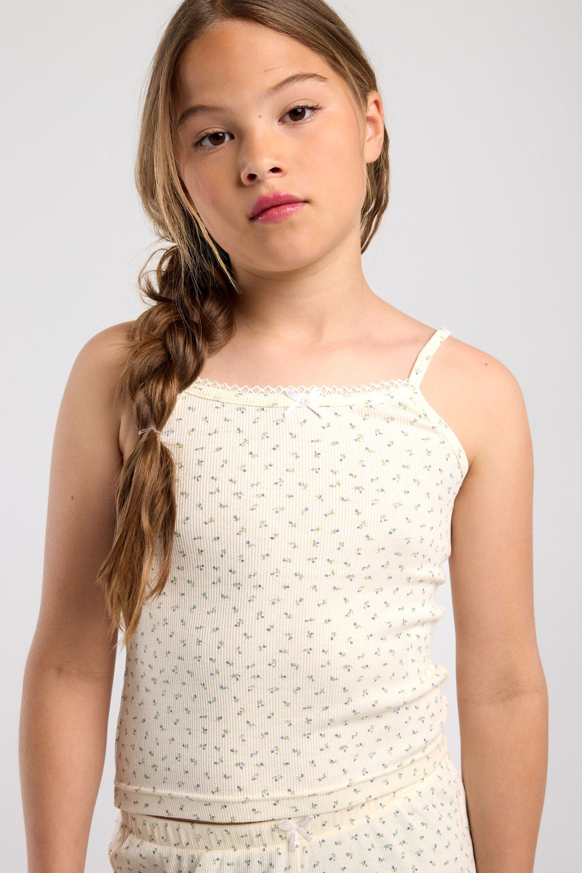 Mia Jr image number 3