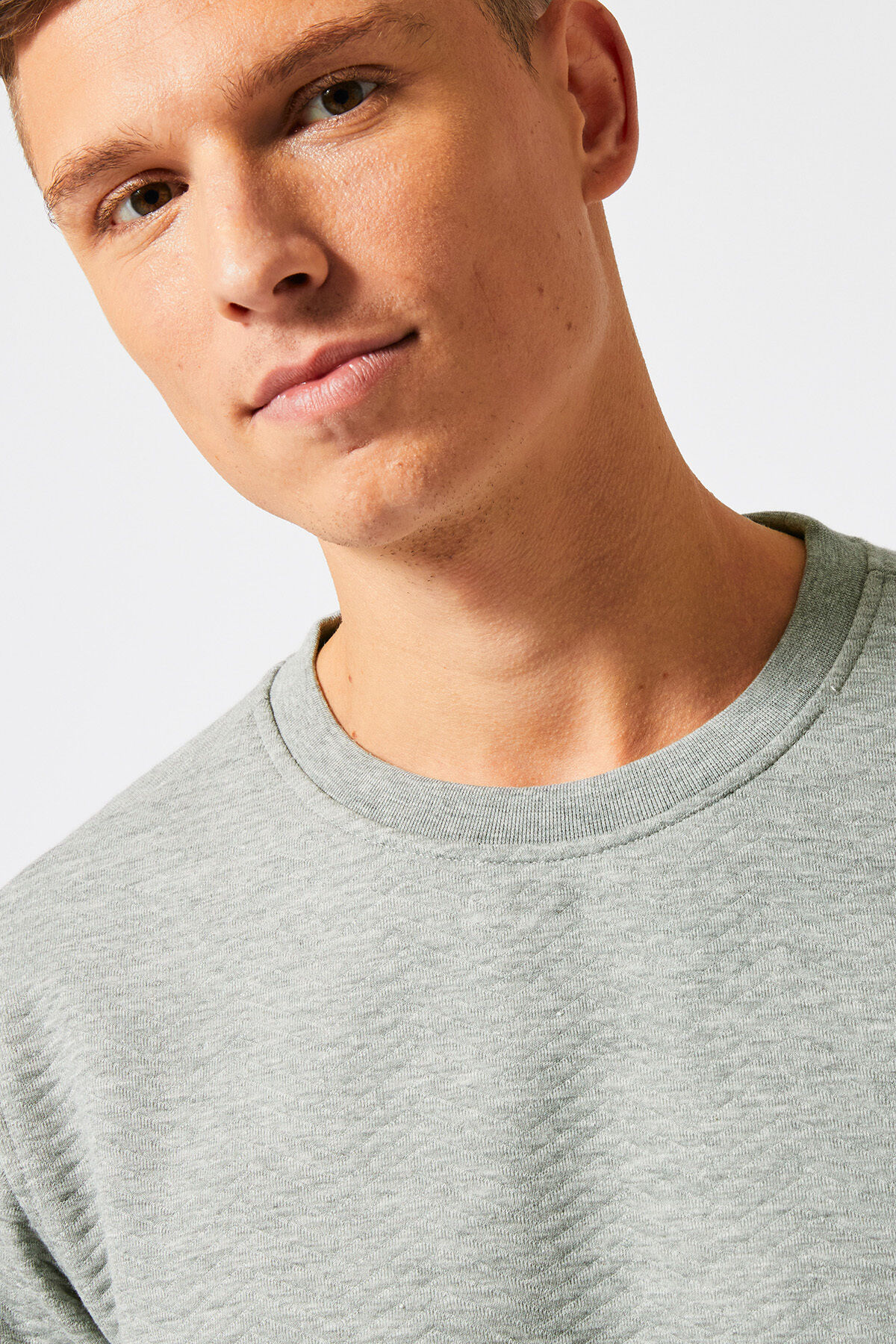 Sweater Saul image number 3