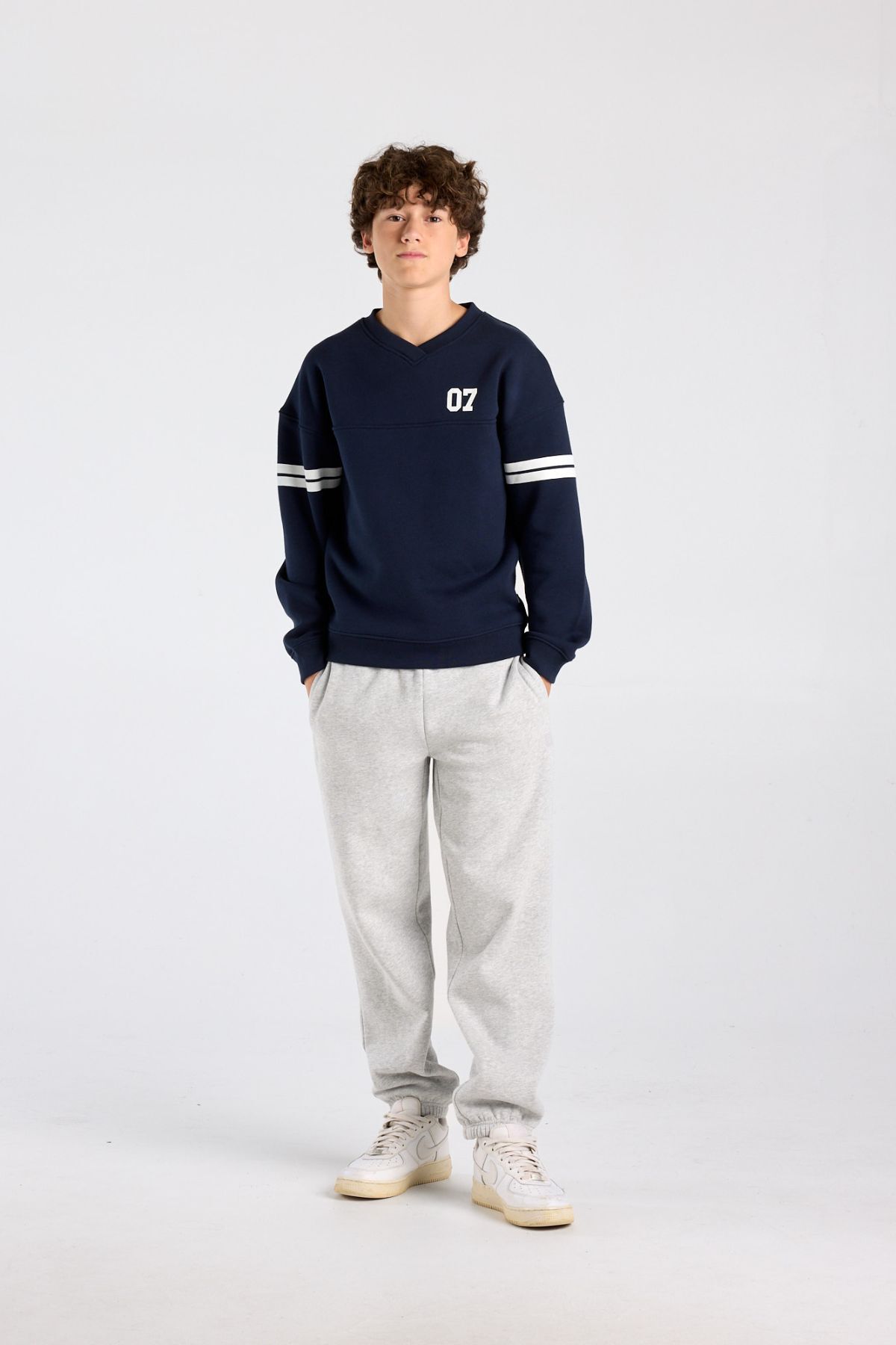 Seven Jr image number 1
