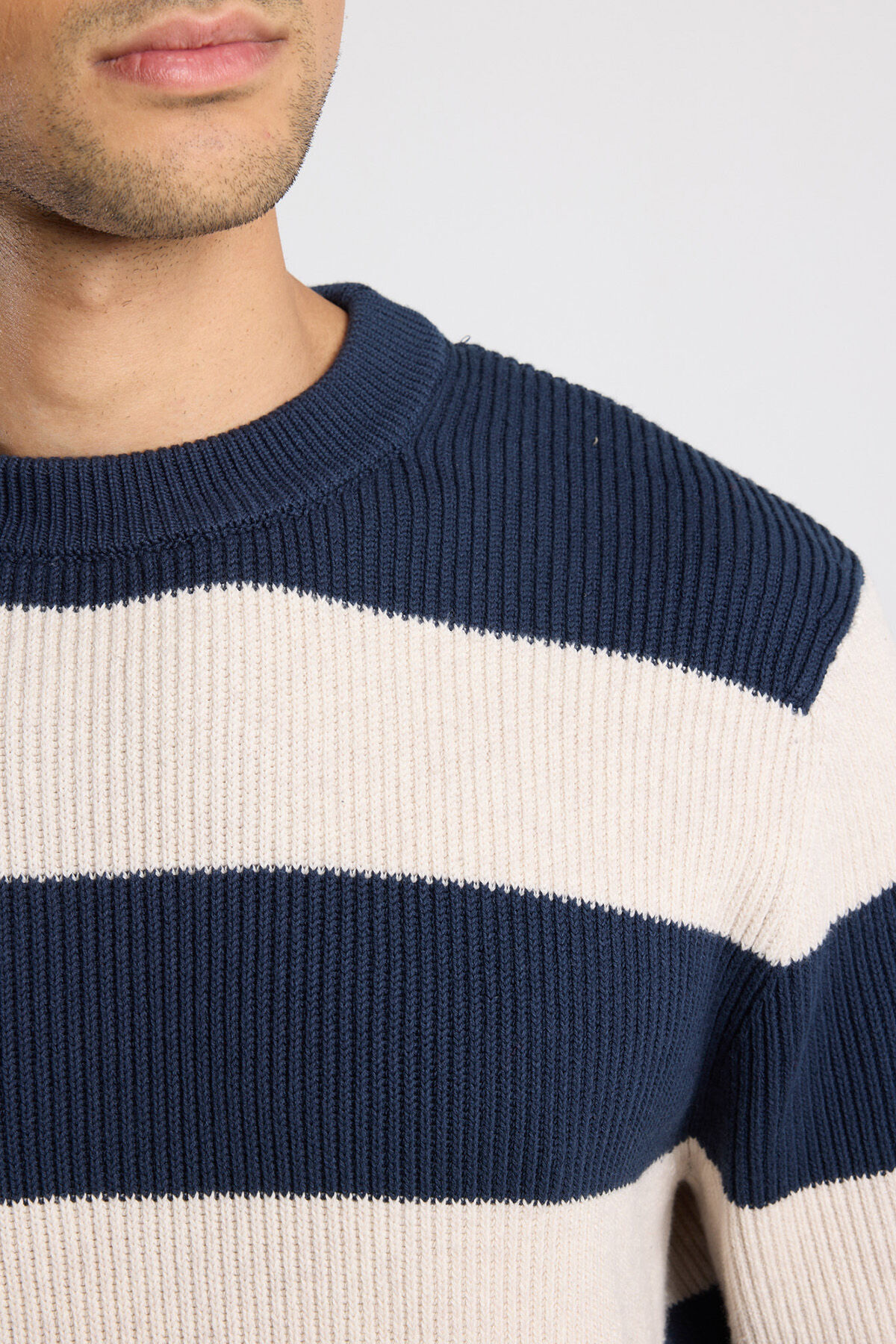 Kent Crew image number 3