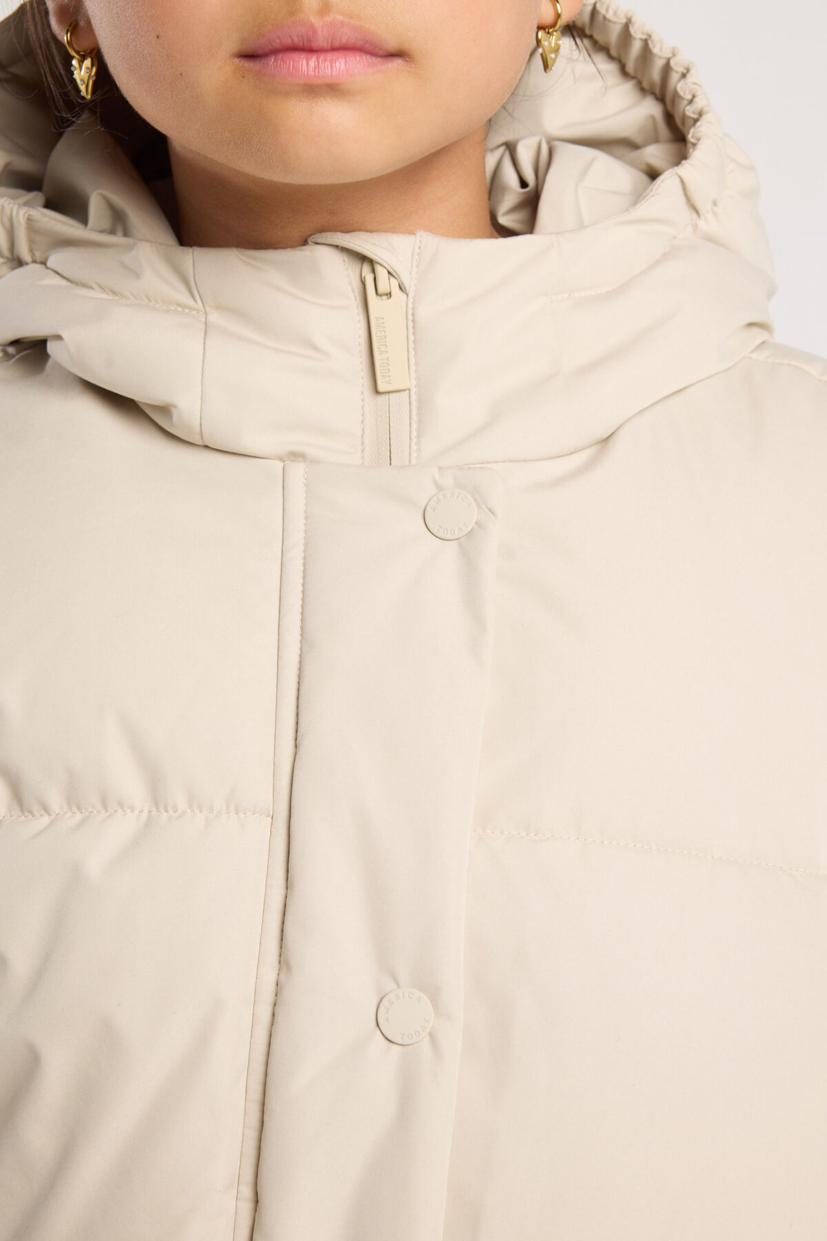 Julie jr image number 3