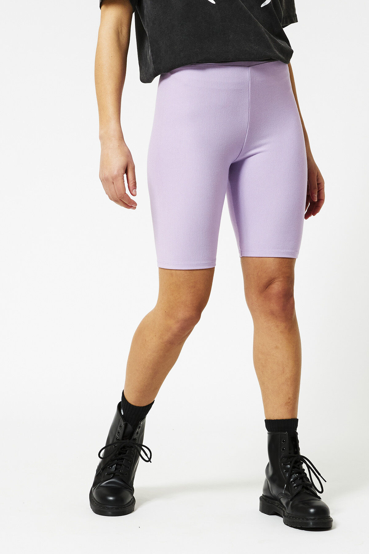 Short Naia image number 1