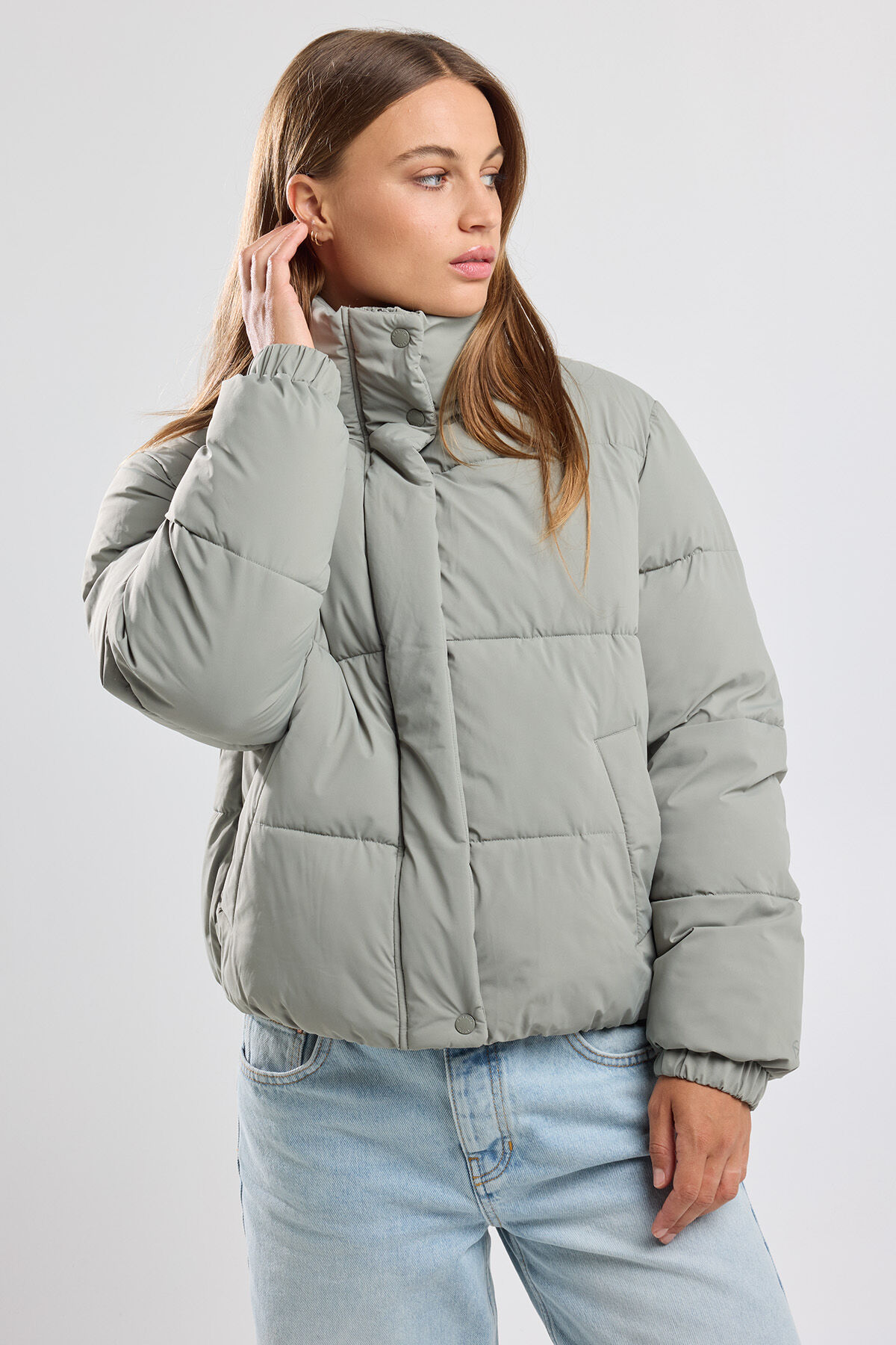 Jas Justine image number 1