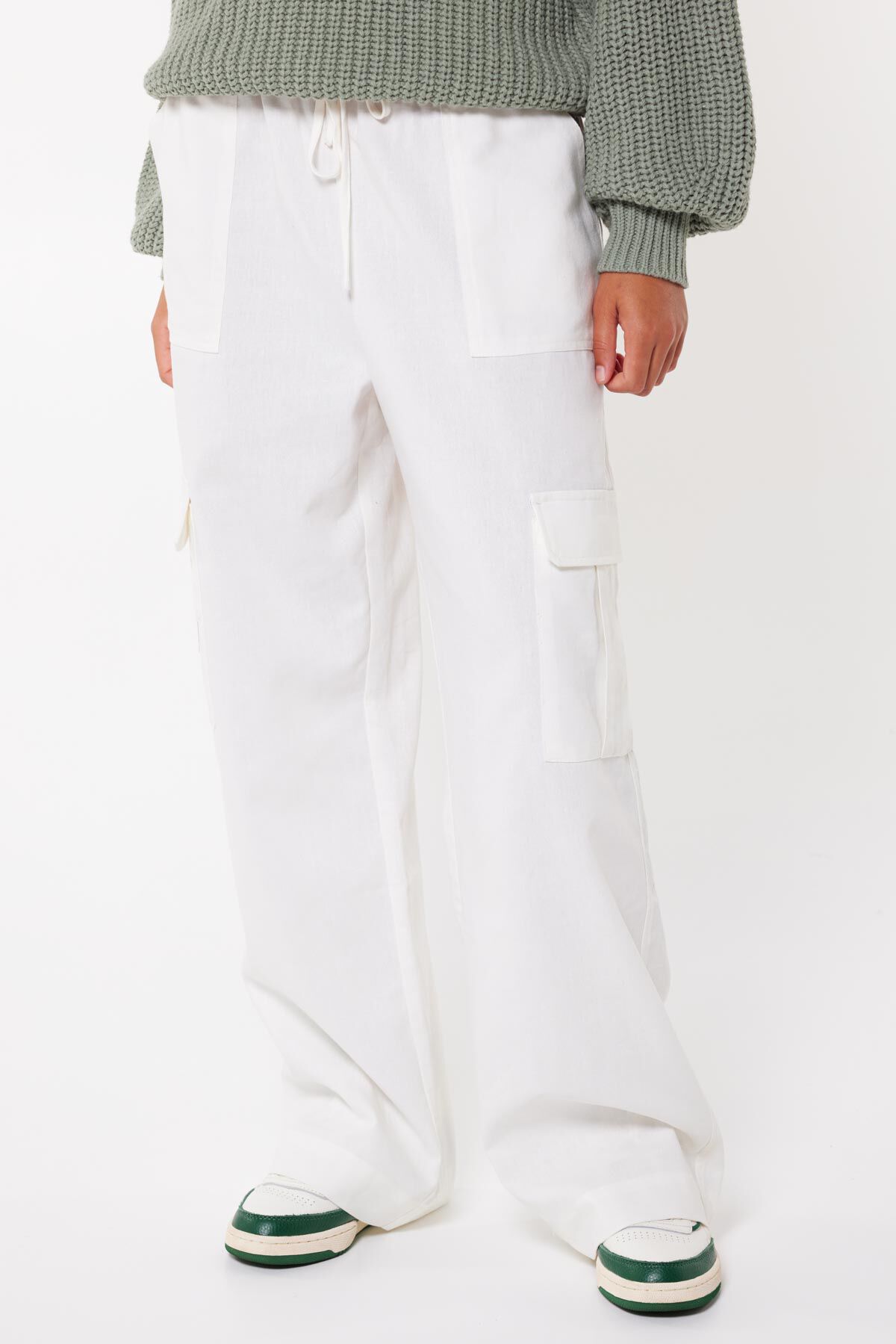 Women Trousers Poppy Off white | America Today