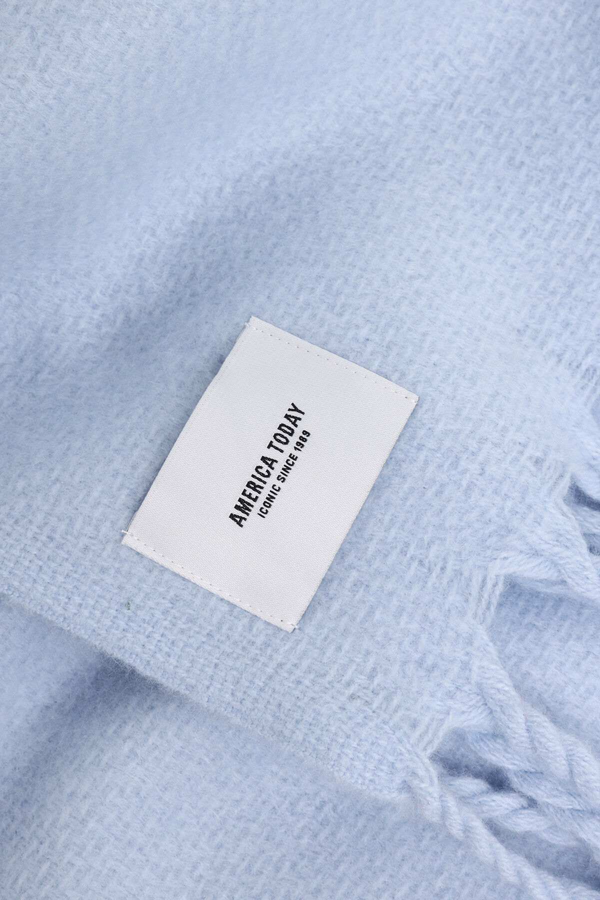 Scarf april image number 4