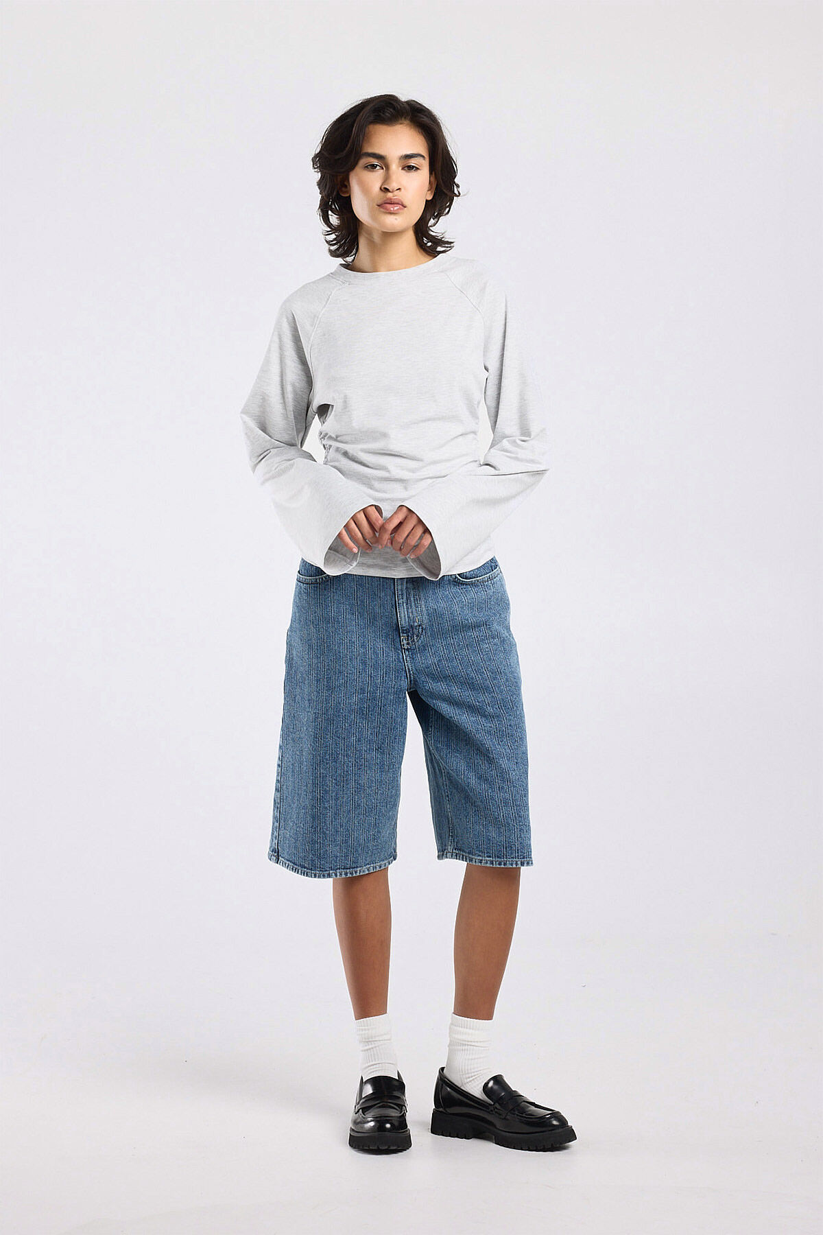 Louise image number 1