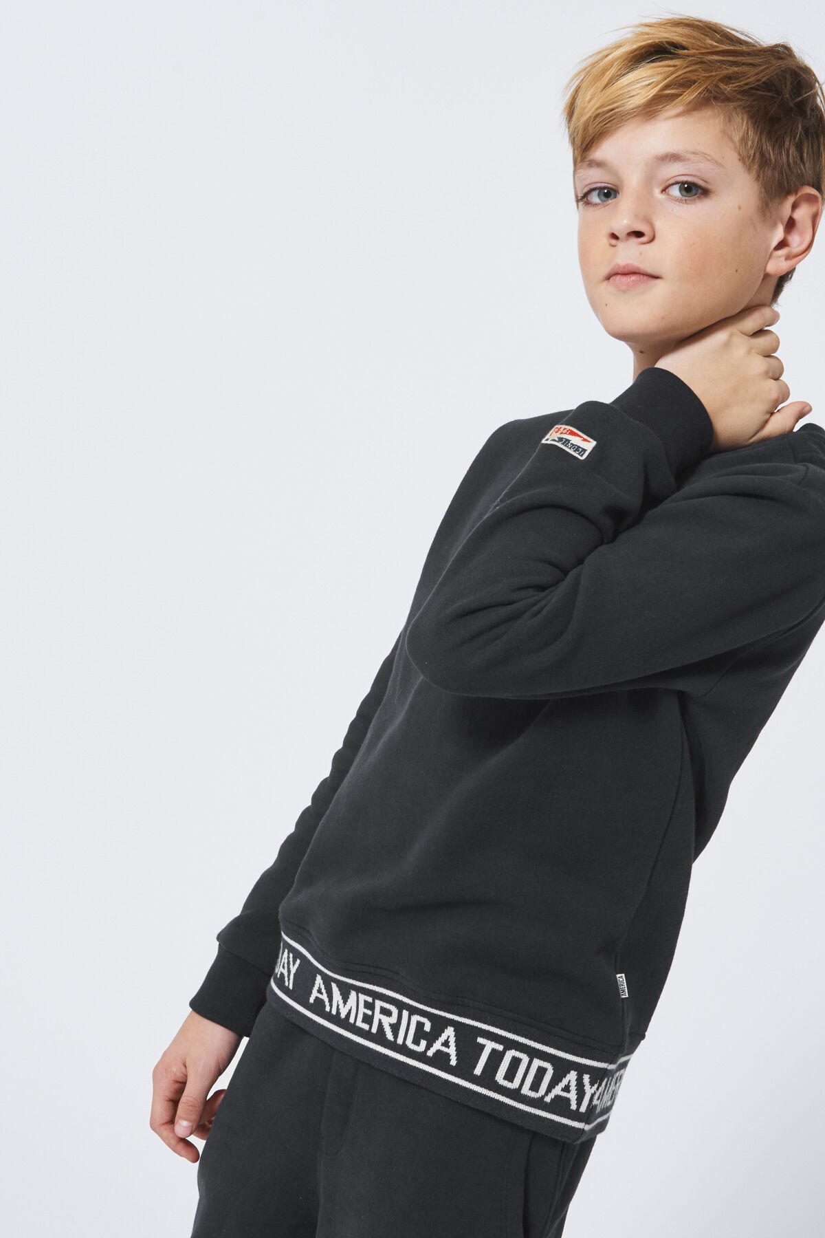 Sweater Steward Jr. image number 0