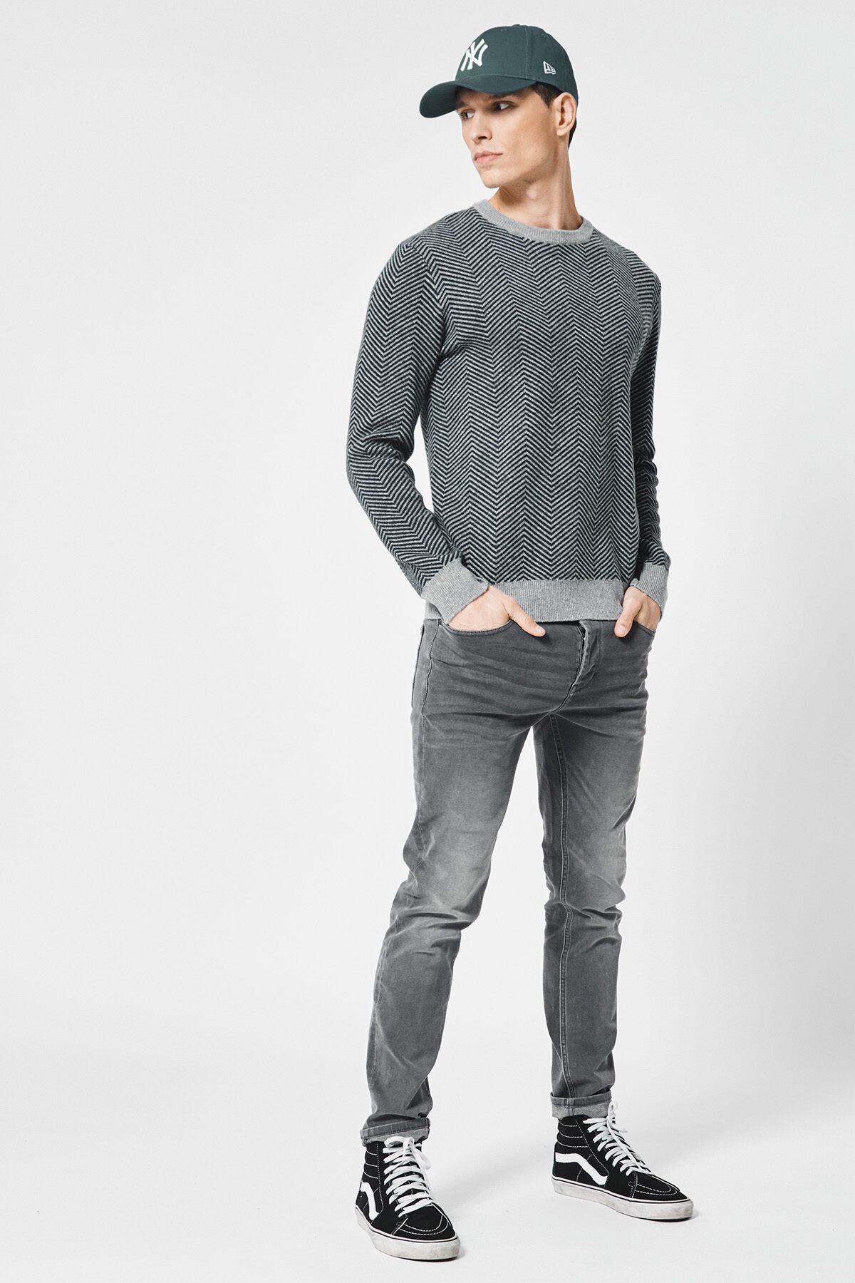 Pull Kamden image number 0