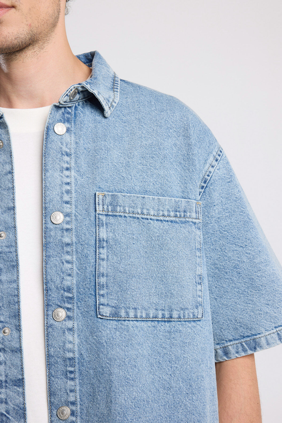 Izaan image number 3