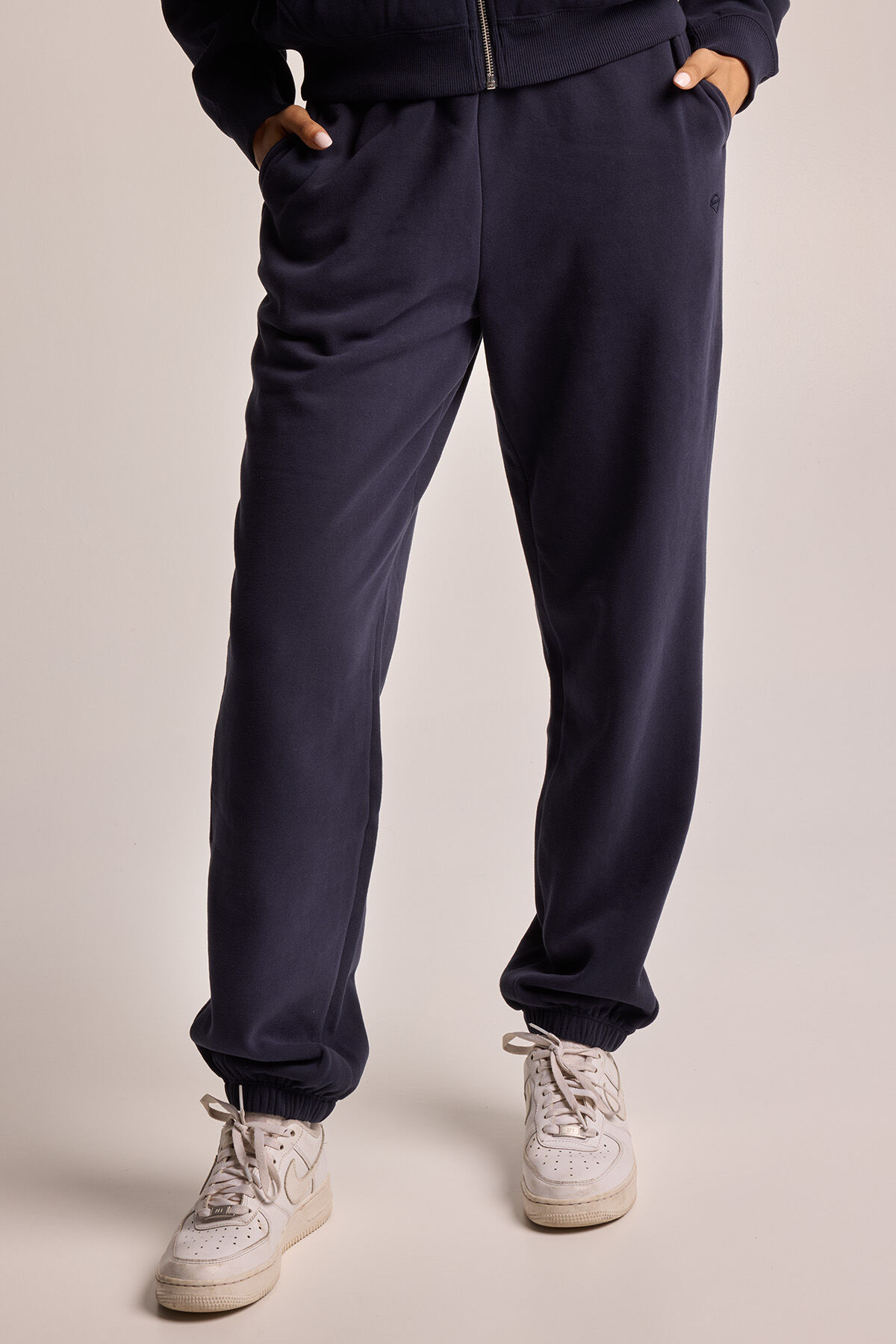 Jogging pants Caia image number 0